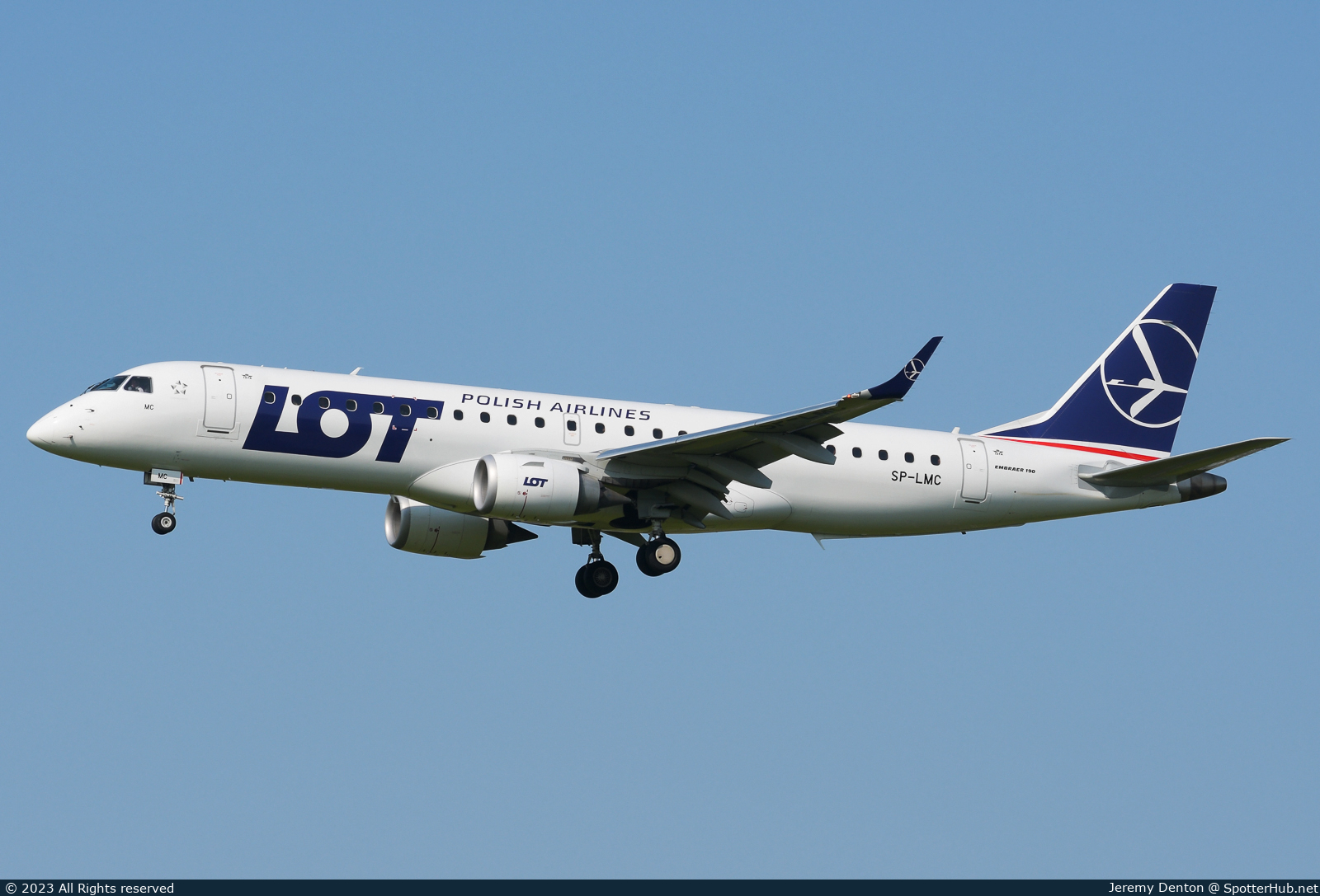 Photo of SP-LMC - Embraer ERJ-190STD operated by LOT Polish Airlines