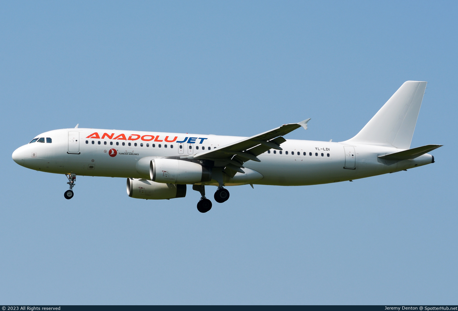 Photo of YL-LDI - Airbus A320-232 operated by AnadoluJet (opb SmartLynx Airlines)