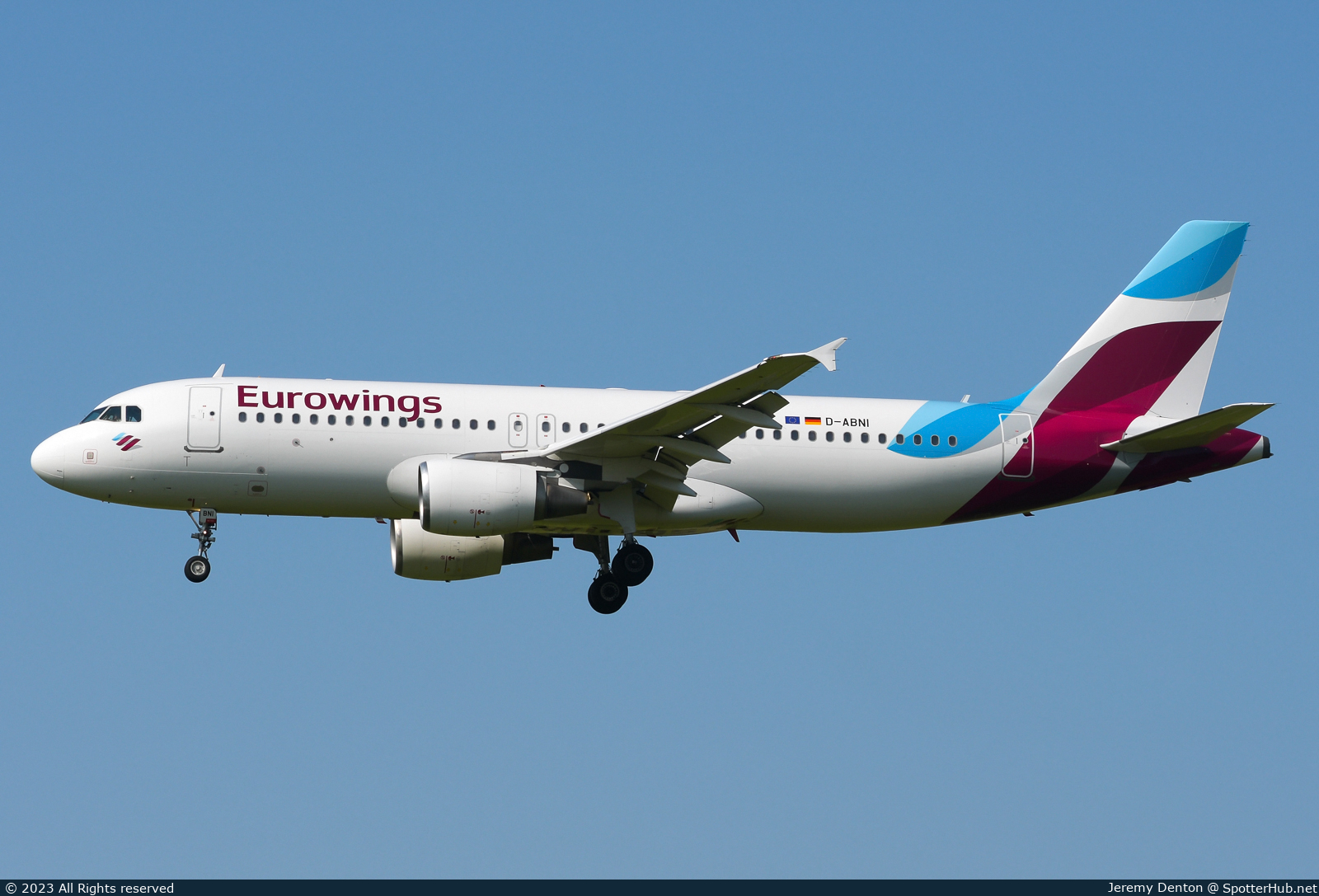 Photo of D-ABNI - Airbus A320-214 operated by Eurowings