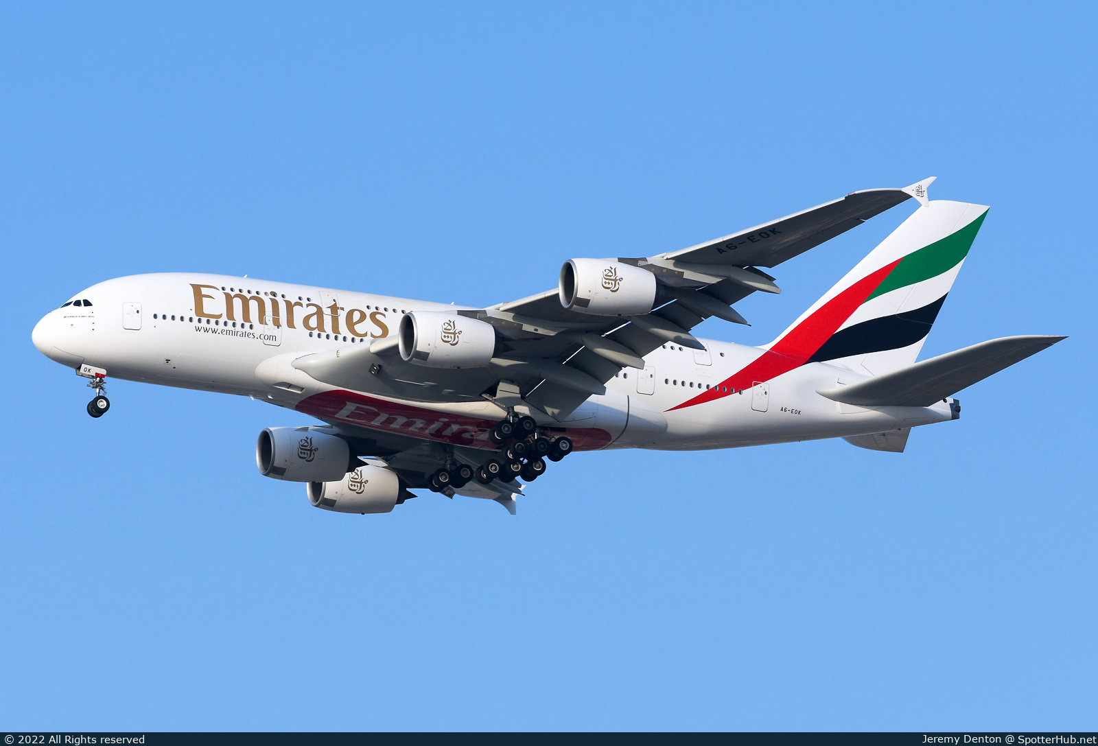 Photo of A6-EOK - Airbus A380-861 operated by Emirates