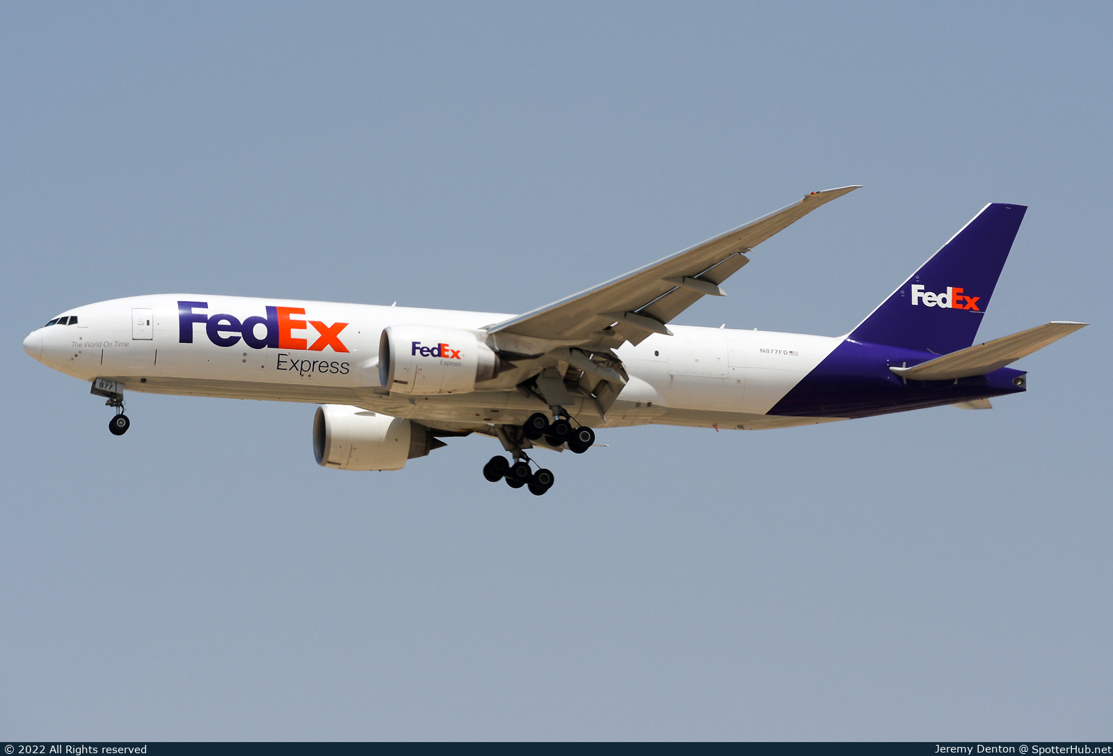 Photo of N877FD - Boeing 777-FS2 operated by FedEx