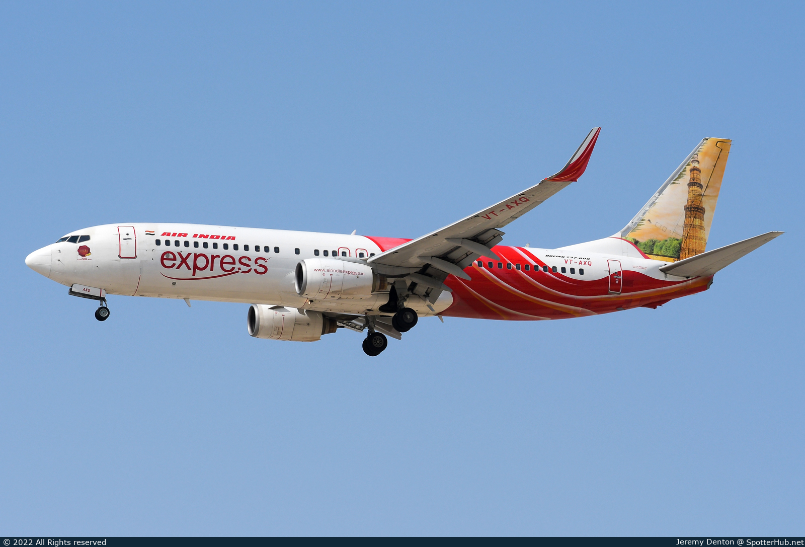 Photo of VT-AXQ - Boeing 737-8HG operated by Air India Express