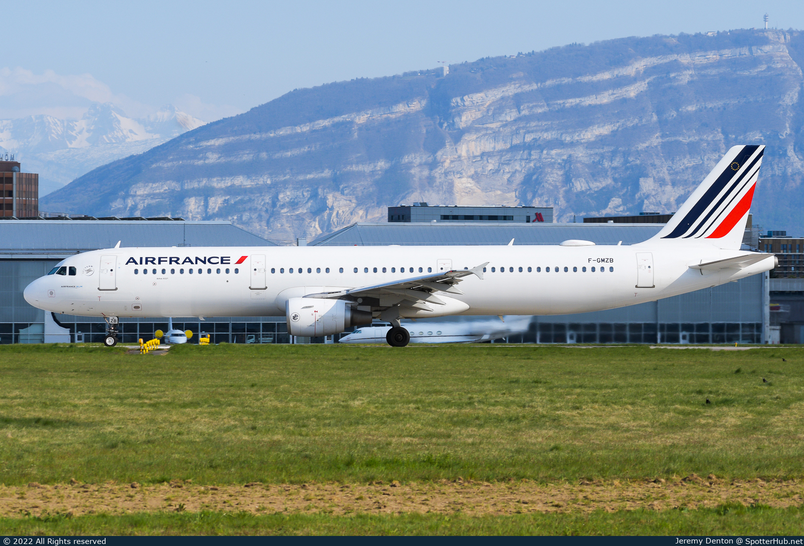 Photo of F-GMZB - Airbus A321-111 operated by Air France