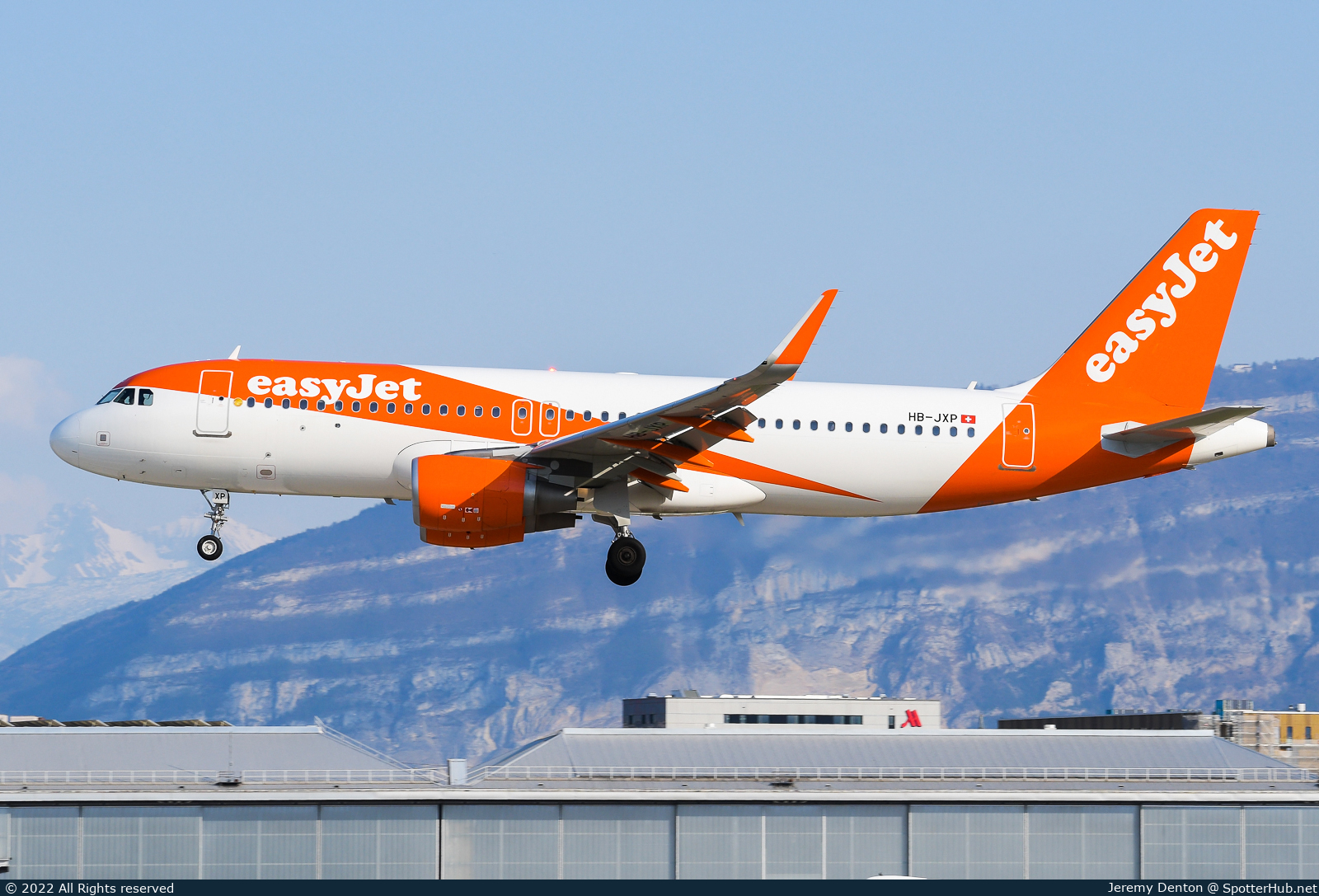 Photo of HB-JXP - Airbus A320-214 operated by easyJet Switzerland