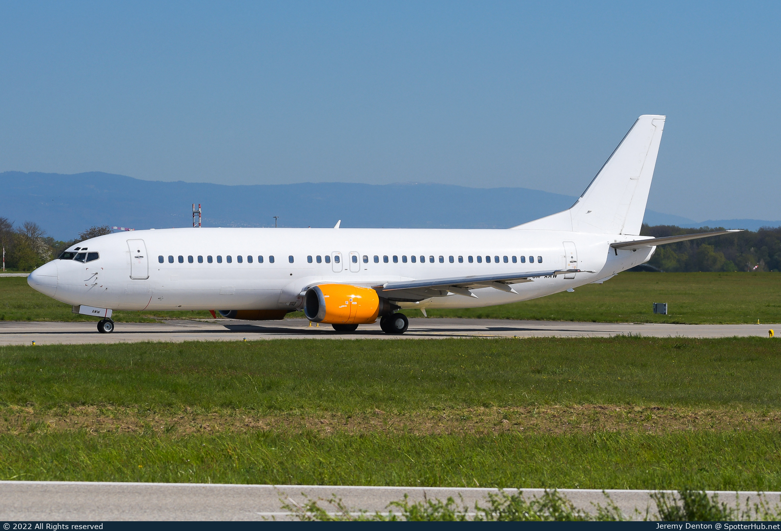 Photo of 9H-AMW - Boeing 737-4Q8 operated by Air Horizont