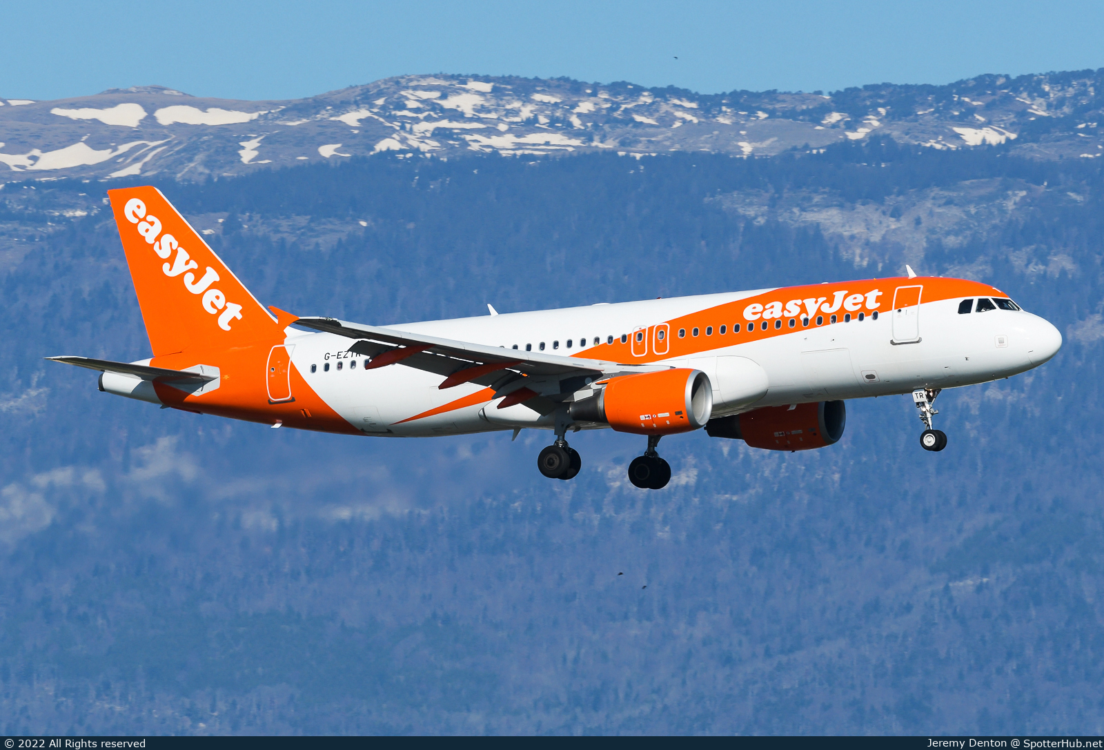 Photo of G-EZTK - Airbus A320-214 operated by easyJet
