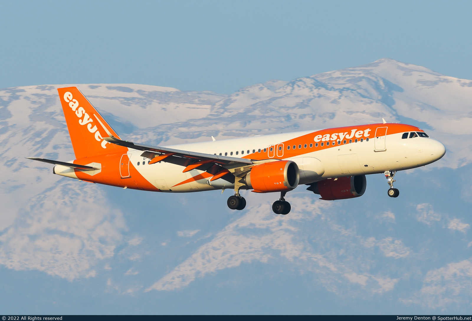 Photo of G-UZHR - Airbus A320-251N operated by easyJet