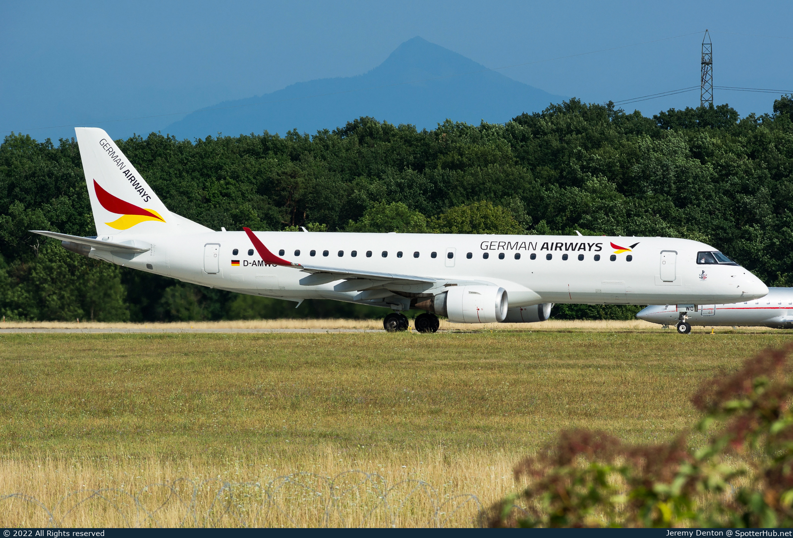 Photo of D-AMWO - Embraer ERJ-190AR operated by German Airways