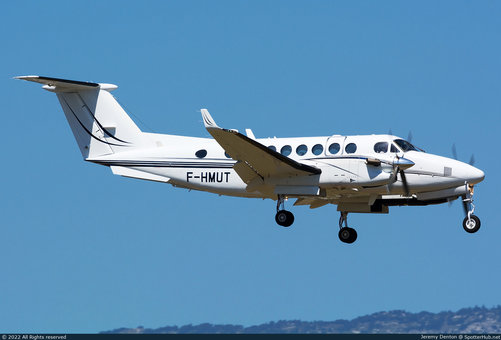 Photo of F-HMUT - Beechcraft B300 Super King Air 350i operated by iXair Compagnie Aérienne