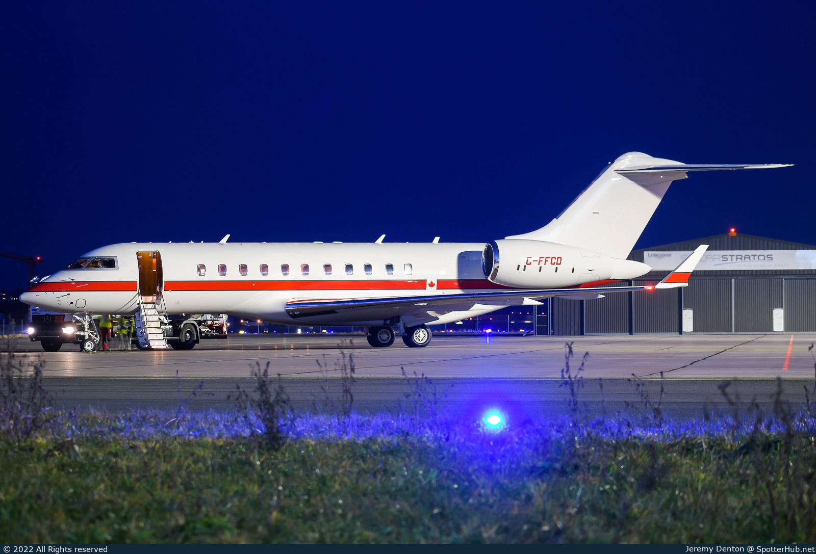 Photo of C-FFCD - Bombardier Global 5000 operated by Execaire