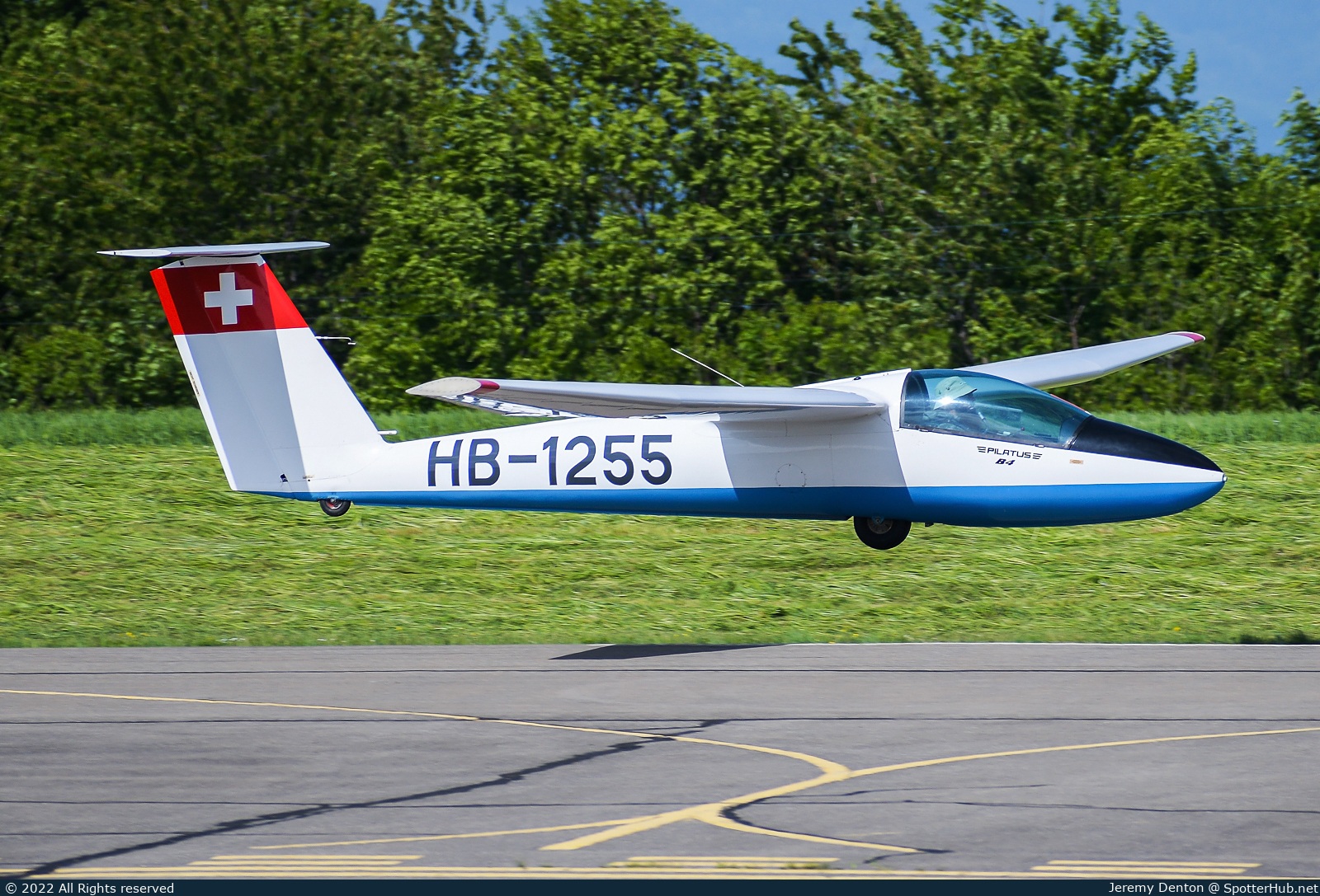 Photo of HB-1255 - Pilatus B4-PC11A operated by Groupe Genevois de Vol à Voile de Montricher
