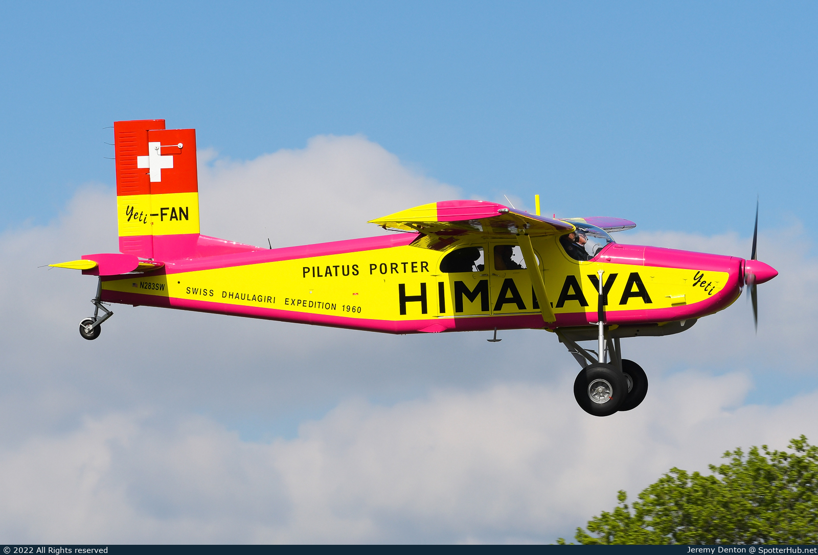 Photo of N283SW - Pilatus PC-6/350-H2 Porter operated by Yeti Flyers