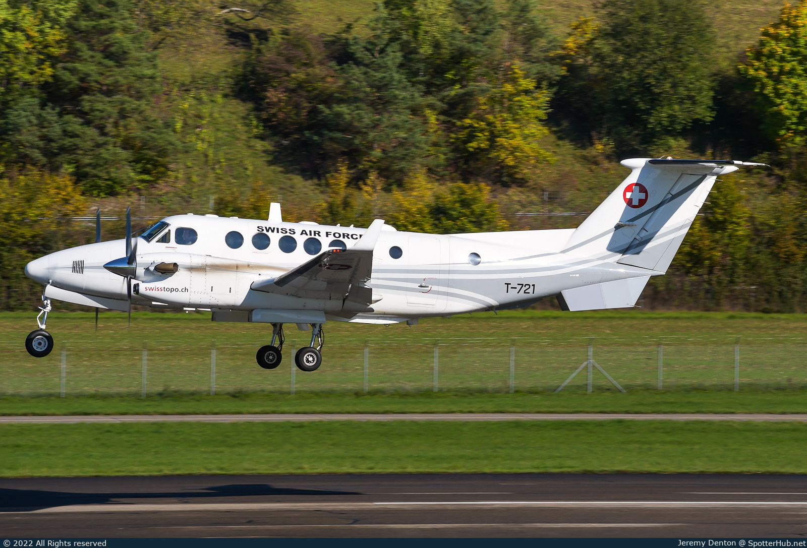 Photo of T-721 - Beechcraft B300C Super King Air 350C