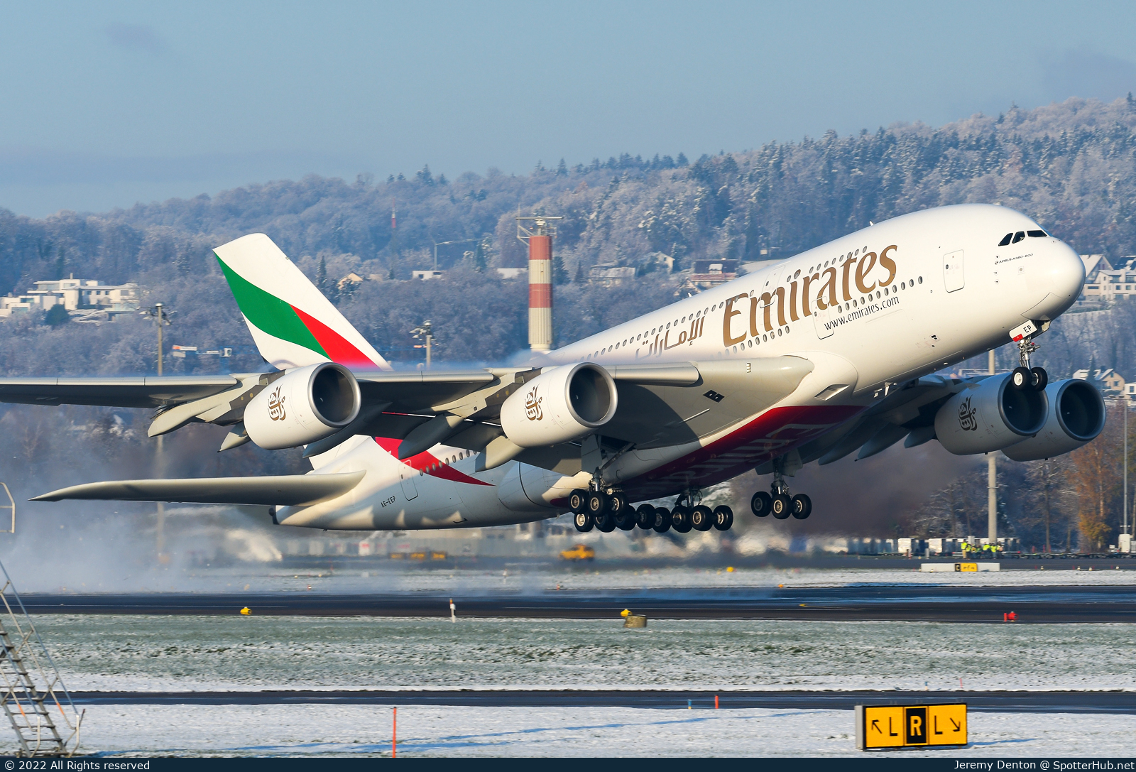 Photo of A6-EEP - Airbus A380-861 operated by Emirates