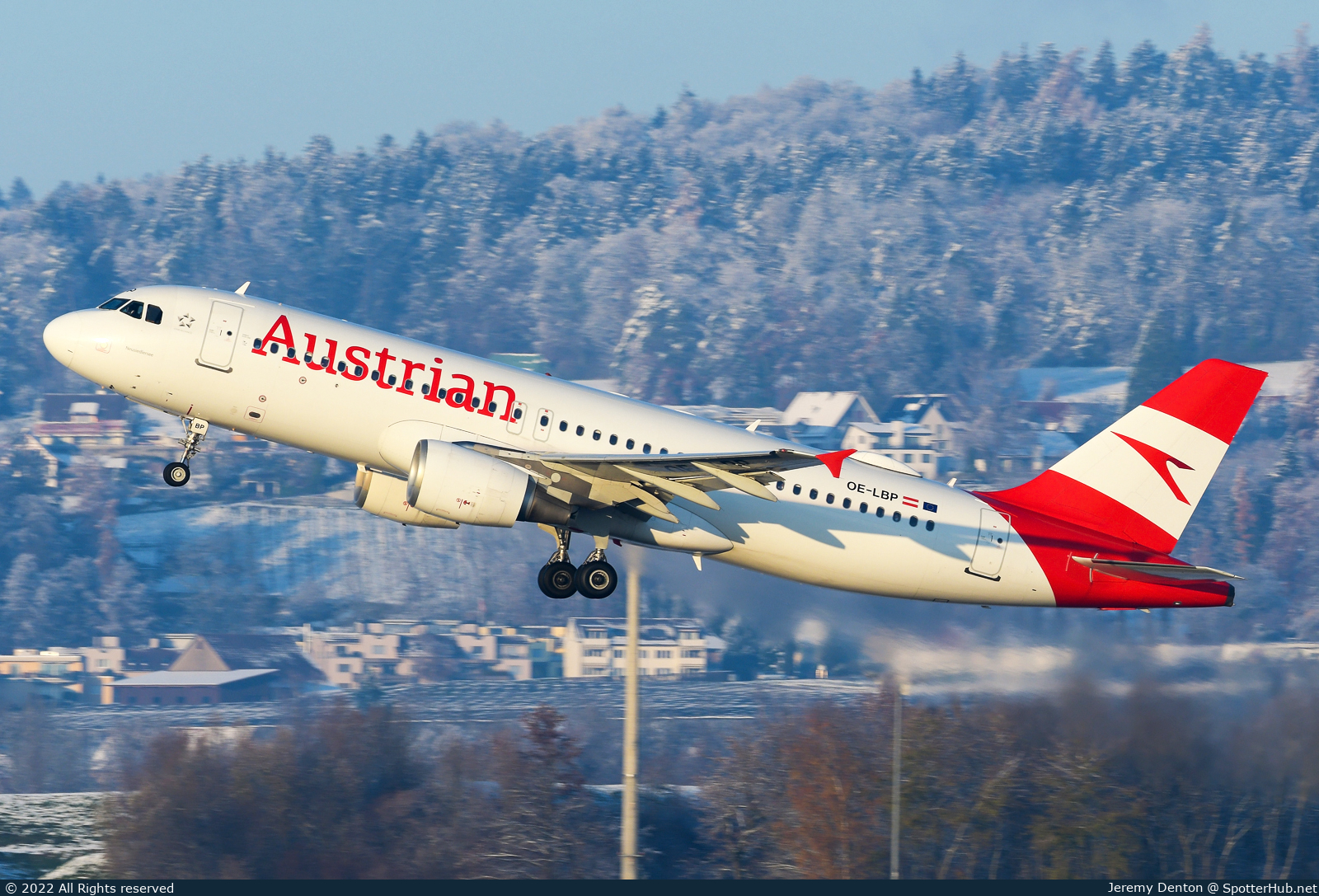 Photo of OE-LBP - Airbus A320-214 operated by Austrian Airlines