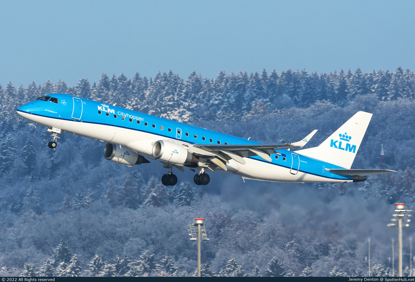Photo of PH-EZY - Embraer ERJ-190STD operated by KLM Cityhopper