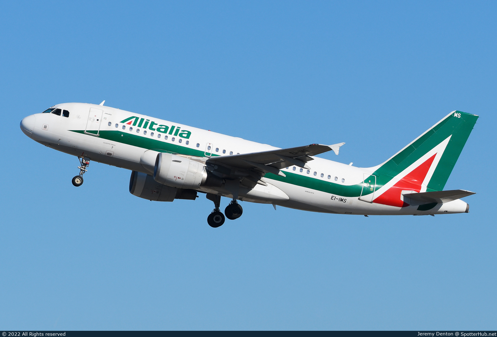 Photo of EI-IMS - Airbus A319-111 operated by Alitalia