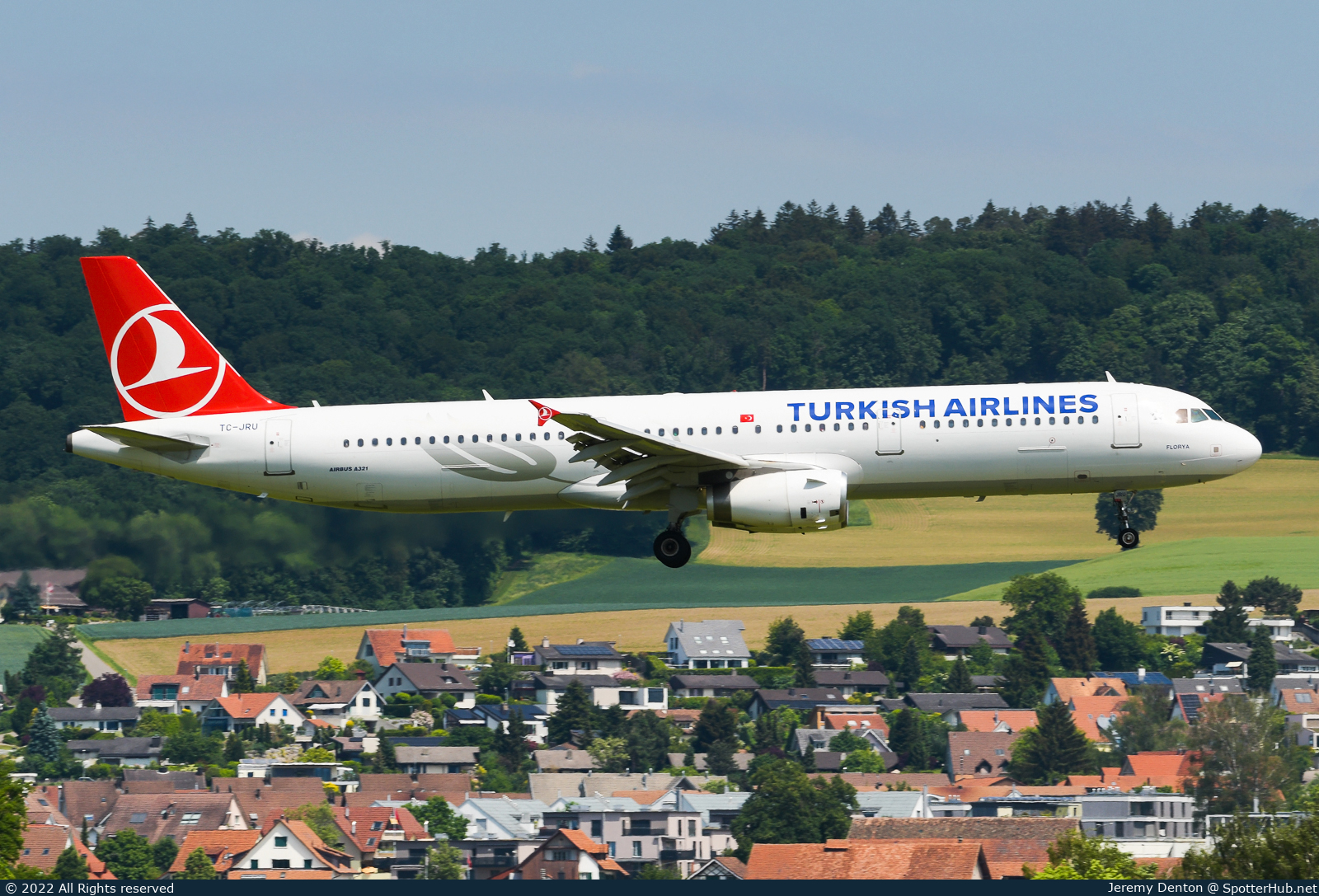 Photo of TC-JRU - Airbus A321-231 operated by Turkish Airlines