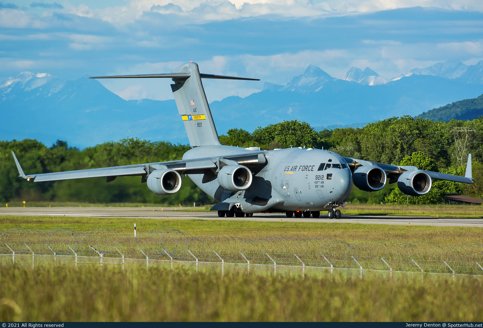Photo of 09-9212 - Boeing C-17A Globemaster III operated by US Air Force