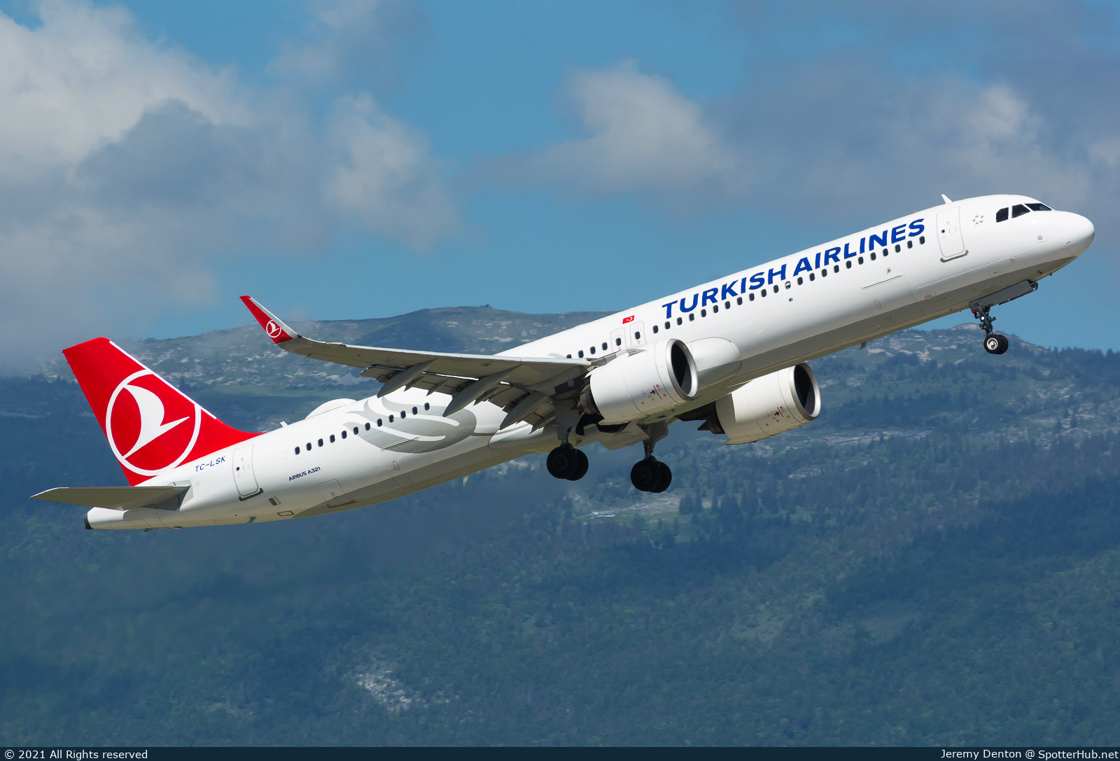 Photo of TC-LSK - Airbus A321-271NX operated by Turkish Airlines