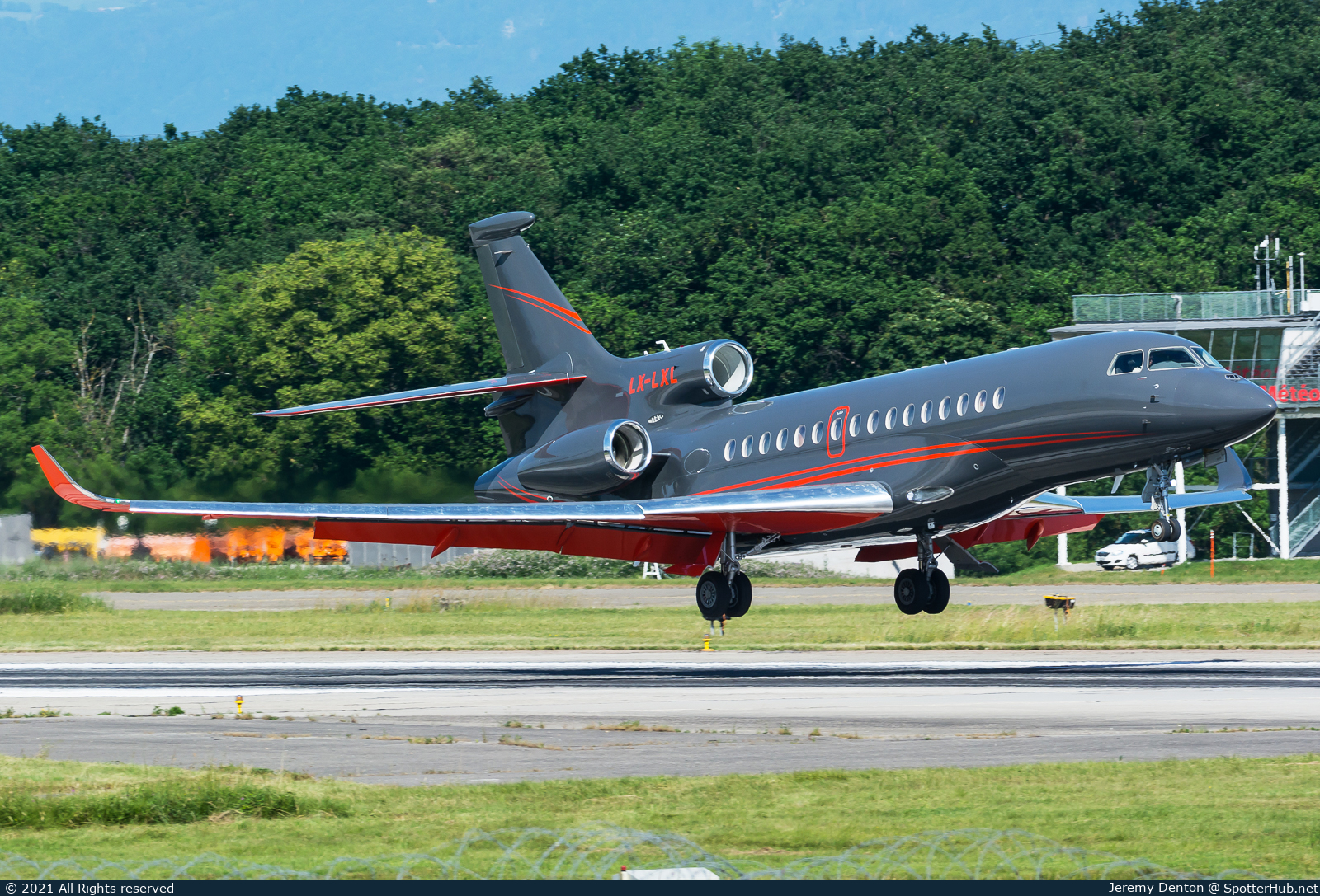 Photo of LX-LXL - Dassault Falcon 8X operated by Global Jet Luxembourg