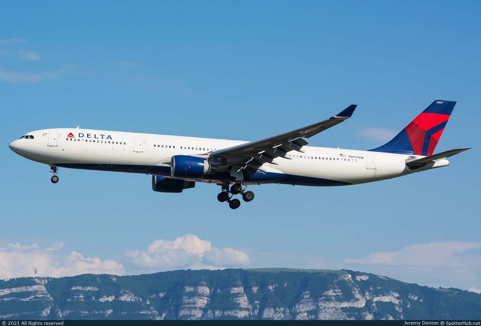 Photo of N807NW - Airbus A330-323 operated by Delta Air Lines