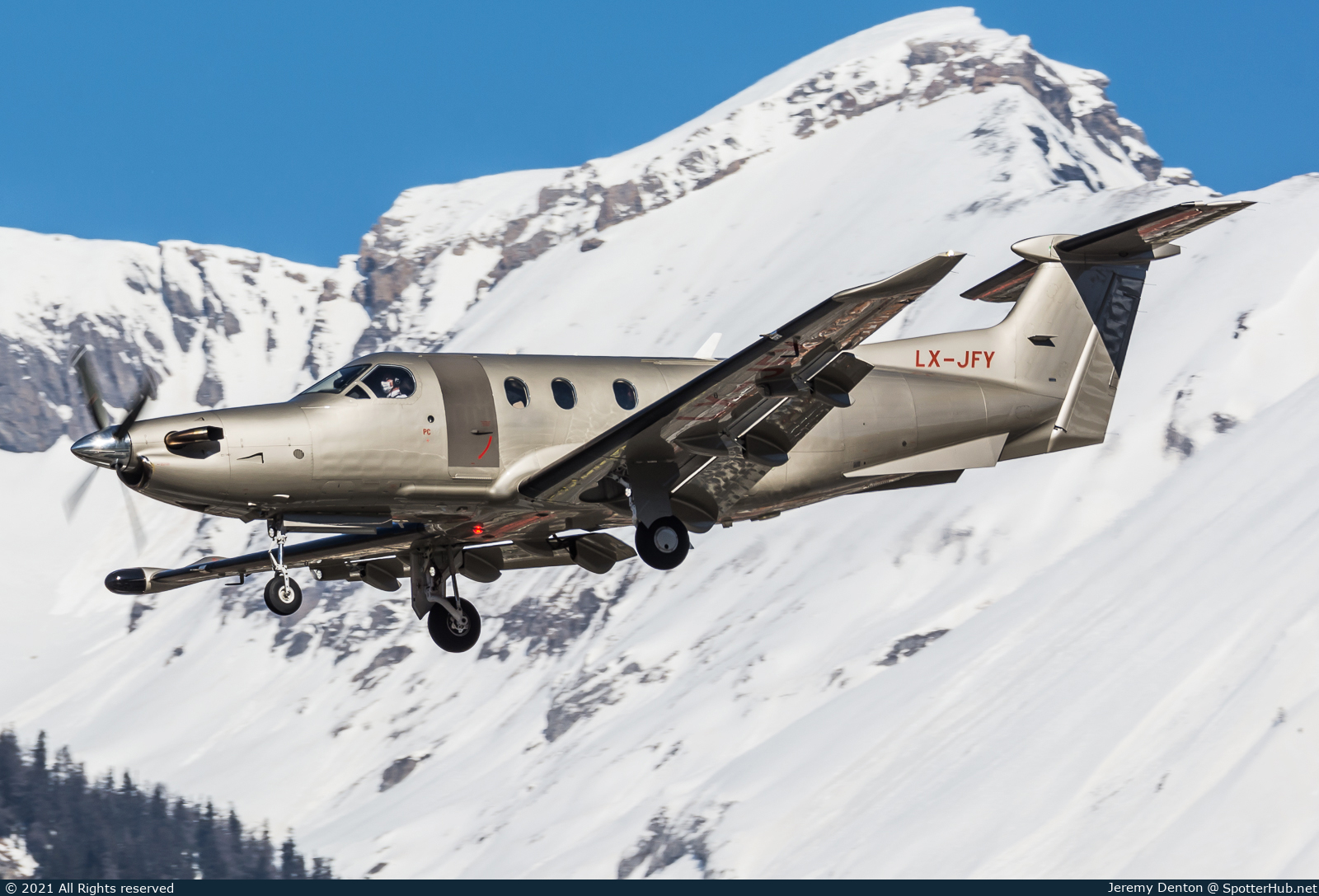 Photo of LX-JFY - Pilatus PC-12 NG operated by Jetfly Aviation