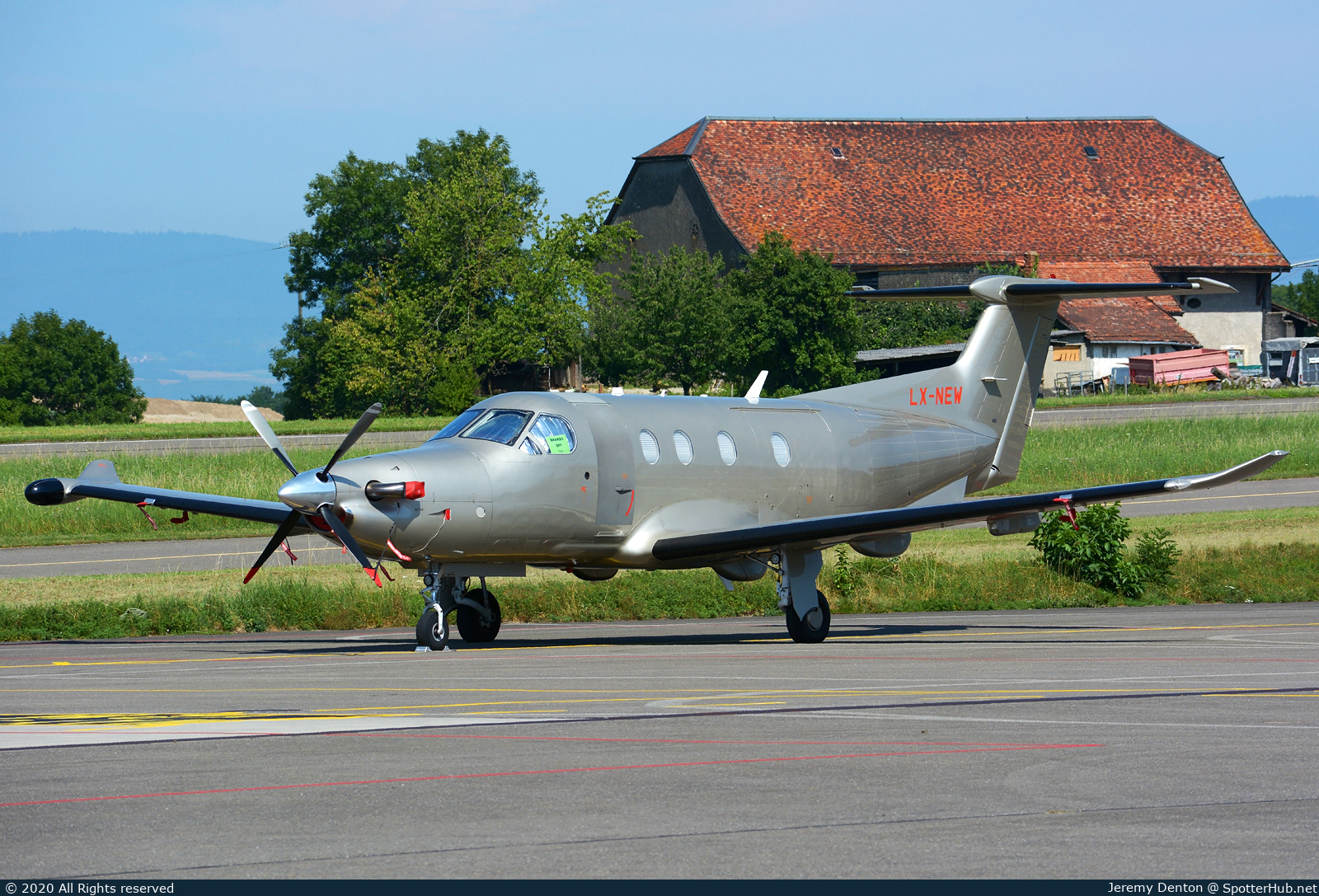 Photo of LX-NEW - Pilatus PC-12 NG operated by Jetfly Aviation