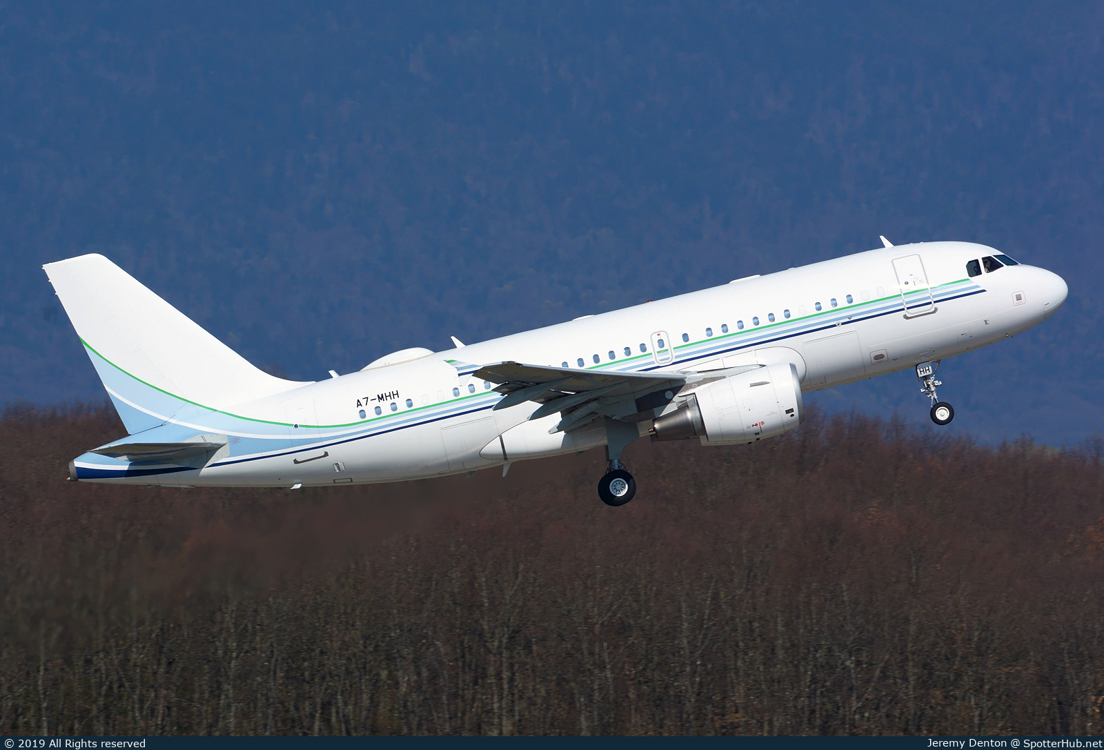 Photo of A7-MHH - Airbus A319-115(CJ) operated by Qatar Amiri Flight