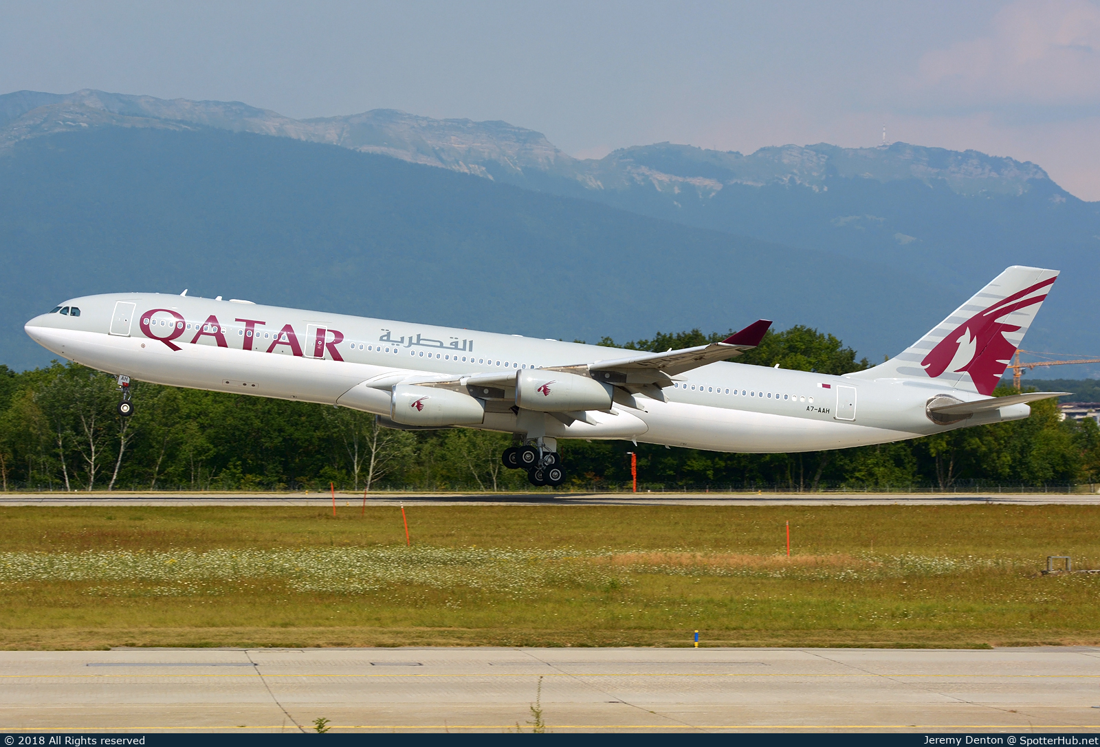 Photo of A7-AAH - Airbus A340-313 operated by Qatar Amiri Flight