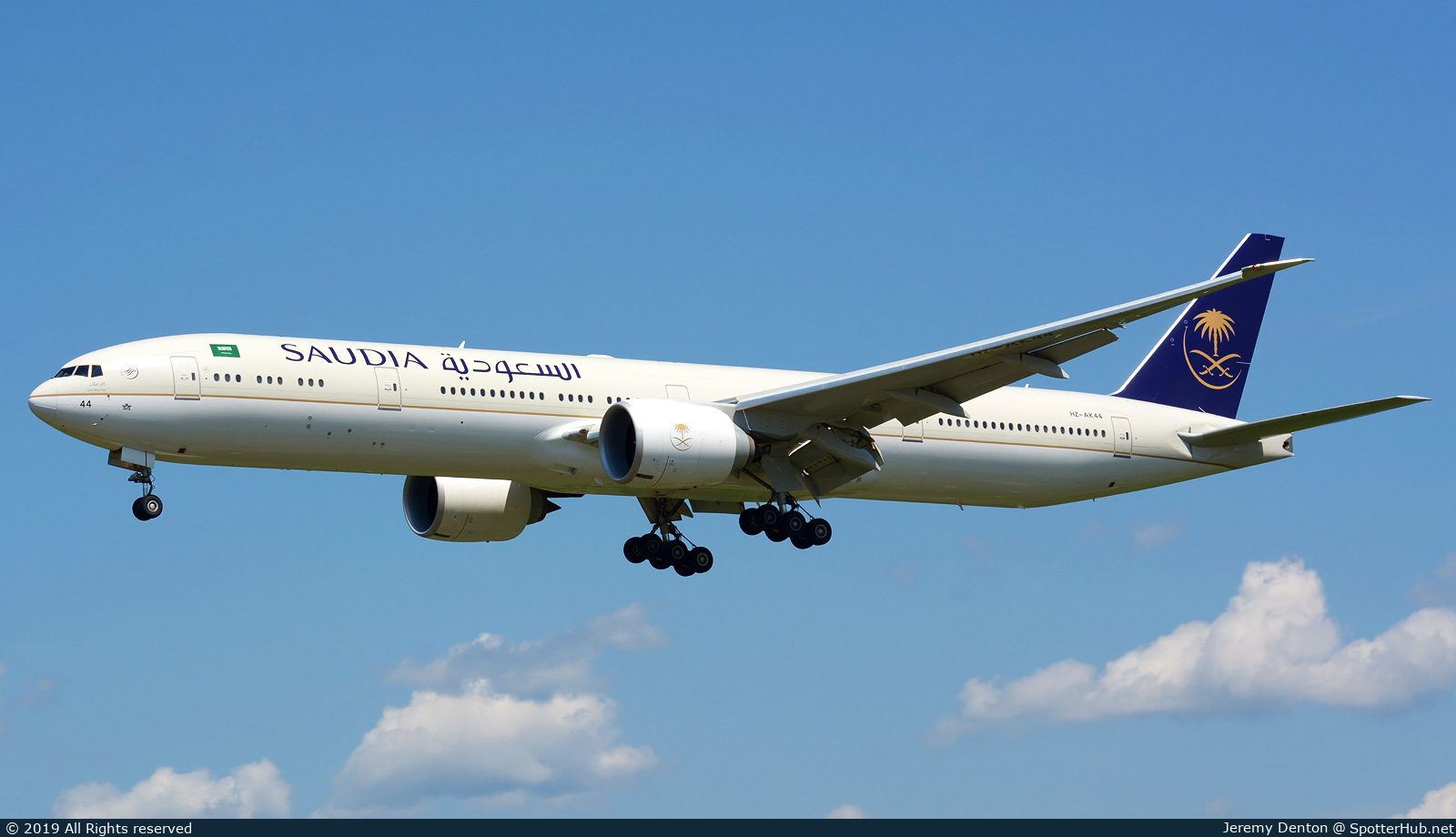 Photo of HZ-AK44 - Boeing 777-368(ER) operated by Saudi Royal Flight