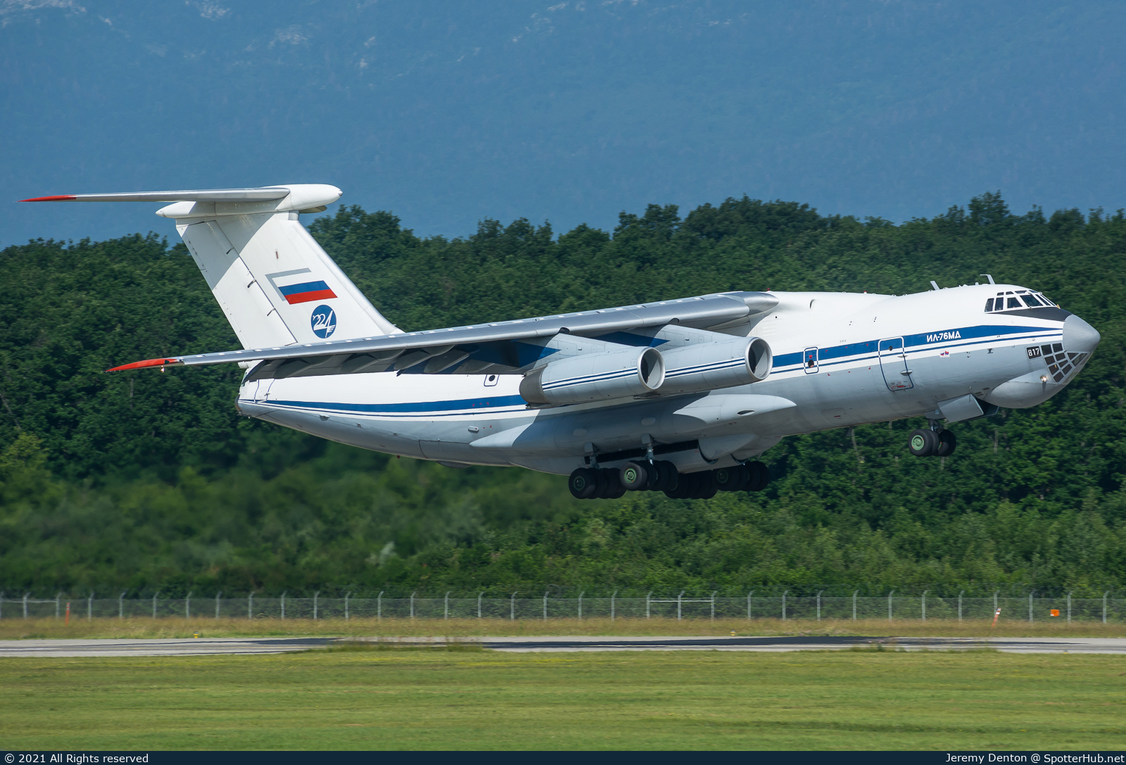 Photo of RA-78817 - Ilyushin Il-76MD operated by Russian Air Force