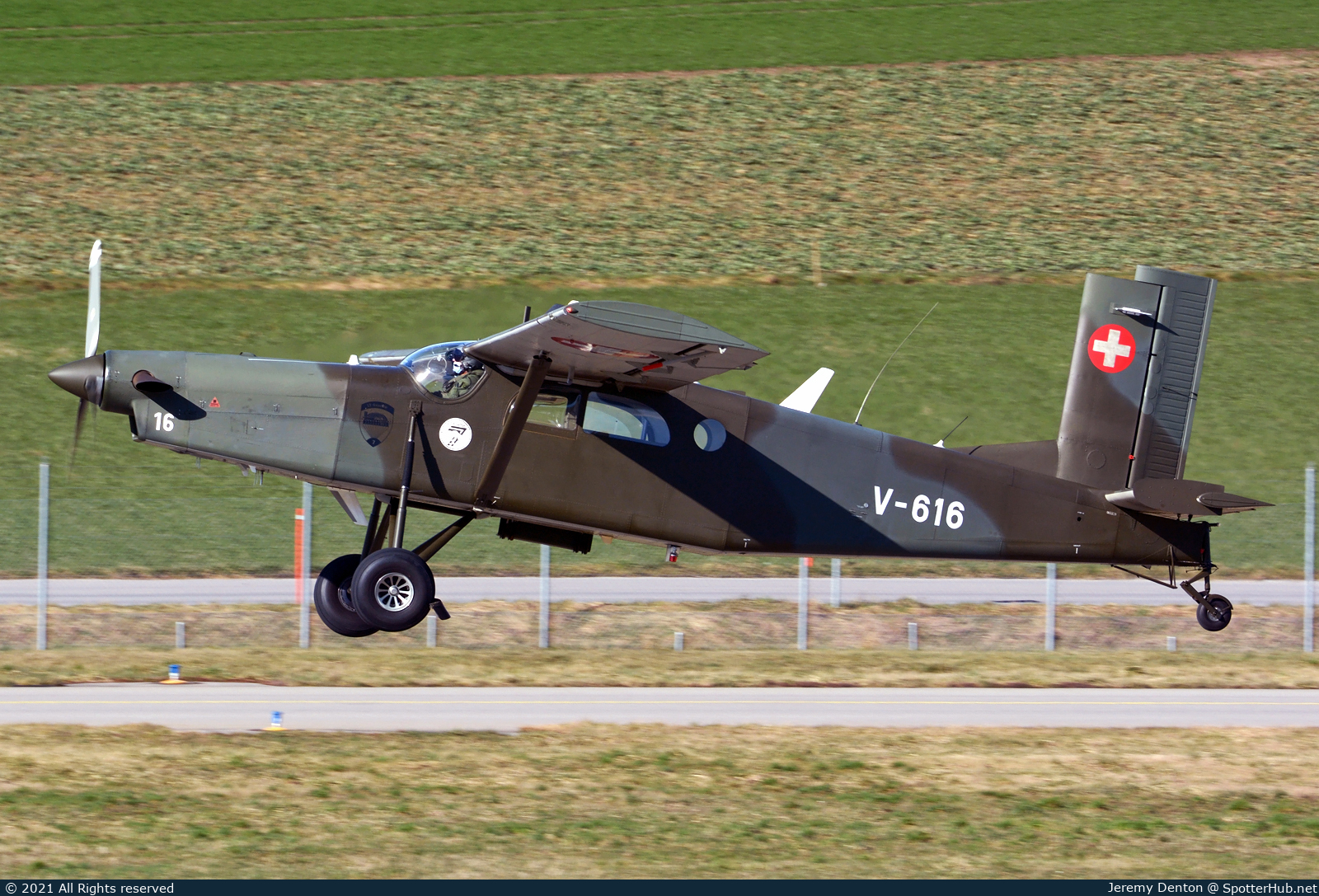 Photo of V-616 - Pilatus PC-6/B2-H2M-1 Turbo Porter operated by Swiss Air Force