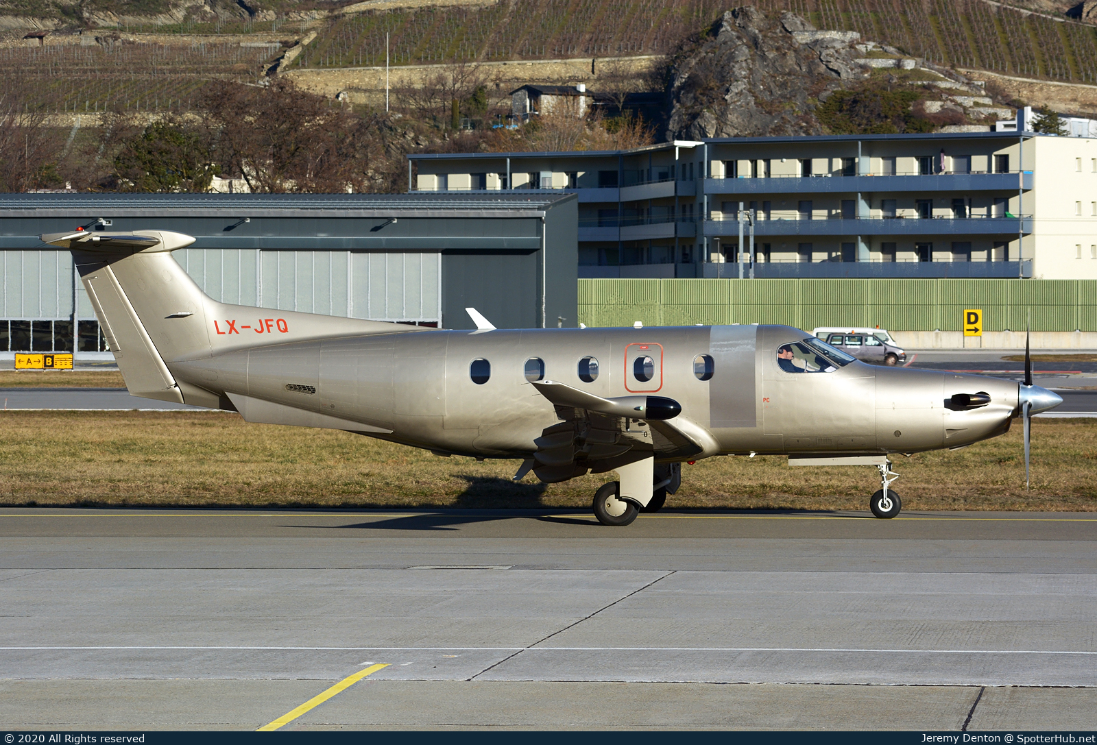 Photo of LX-JFQ - Pilatus PC-12/47 operated by Jetfly Aviation