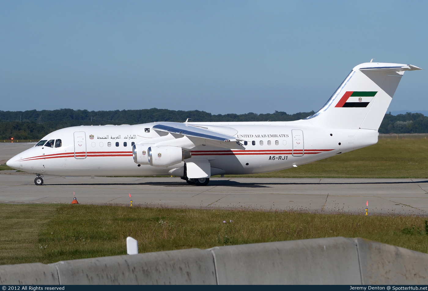 Photo of A6-RJ1 - British Aerospace Avro RJ85 operated by Dubai Royal Air Wing