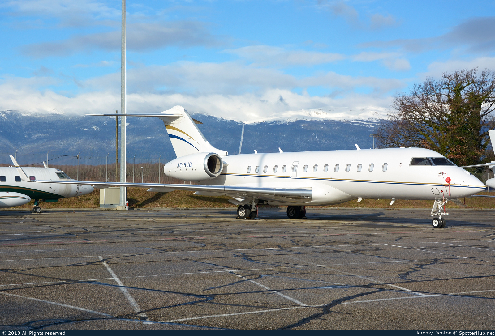 Photo of A6-RJD - Bombardier Global 5000 operated by Royal Jet