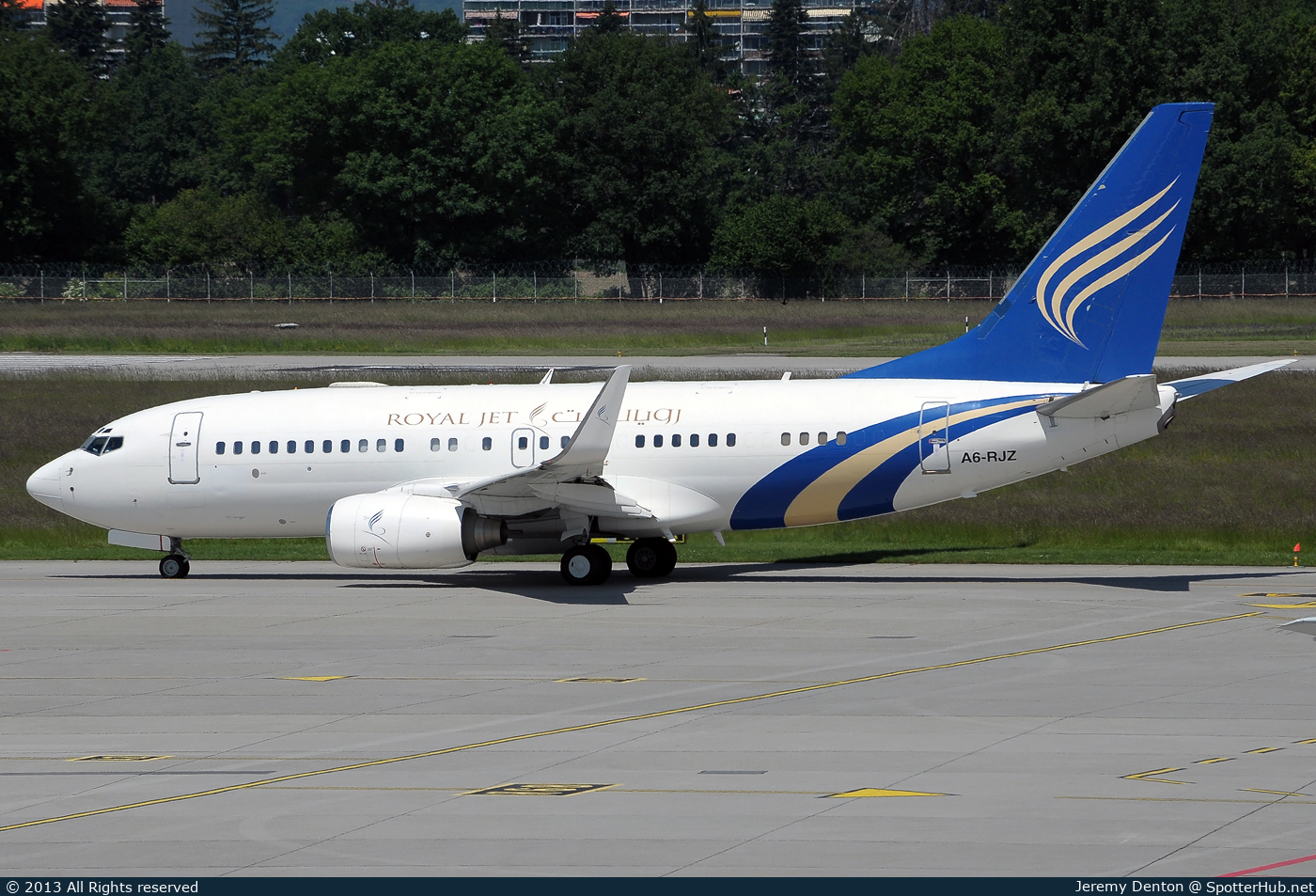 Photo of A6-RJZ - Boeing 737-7Z5(BBJ) operated by Royal Jet
