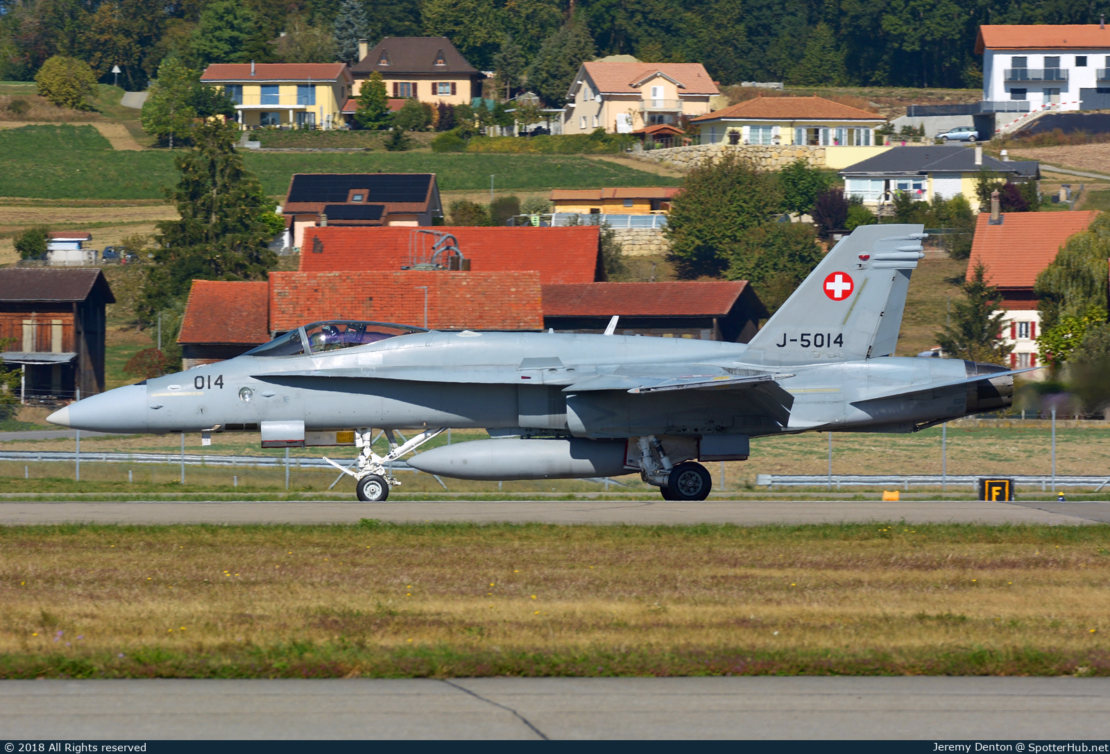 Photo of J-5014 - McDonnell Douglas F/A-18C Hornet operated by Swiss Air Force