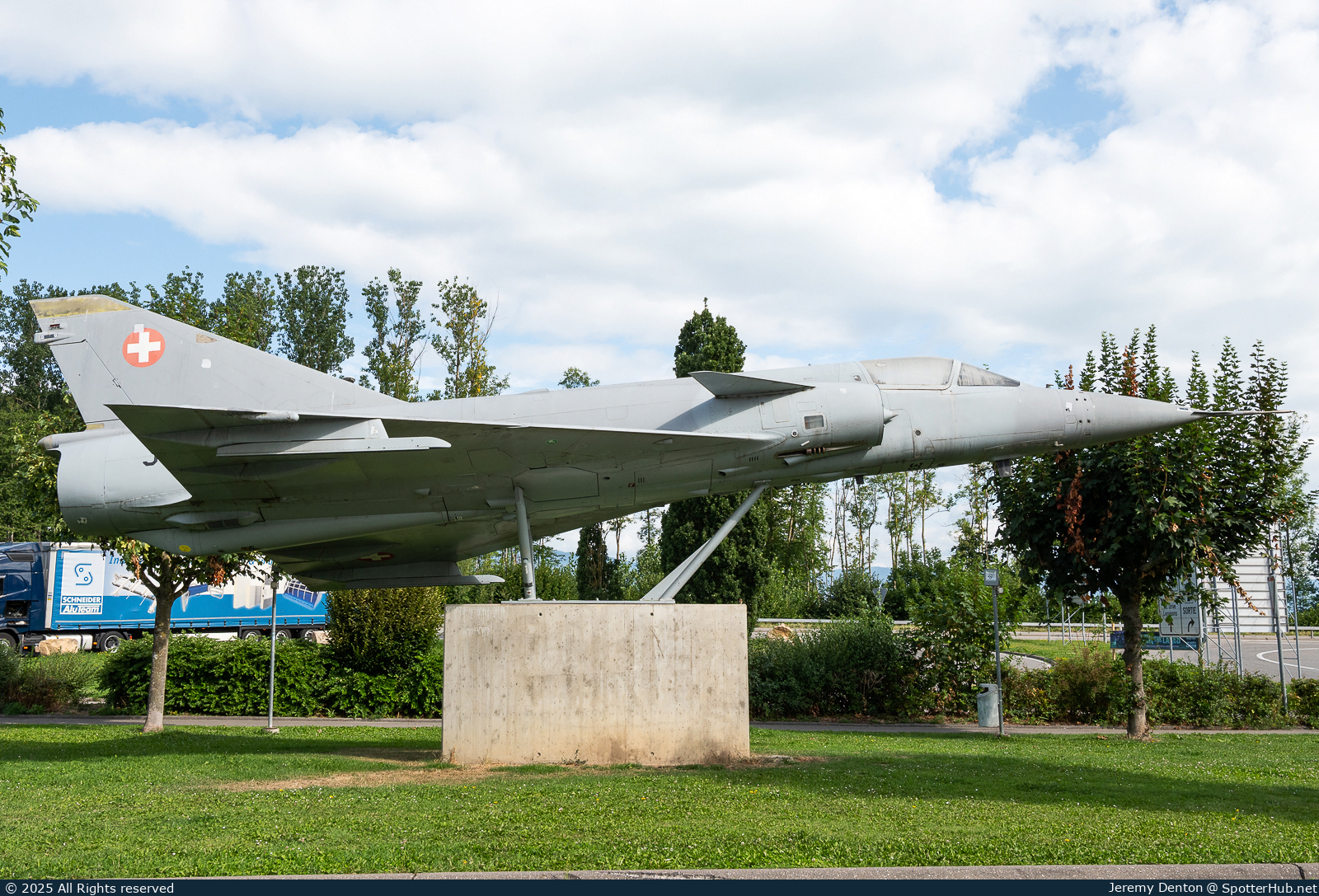 Photo of J-2332 - Dassault Mirage 3S at Autogrill Rose de la Broye