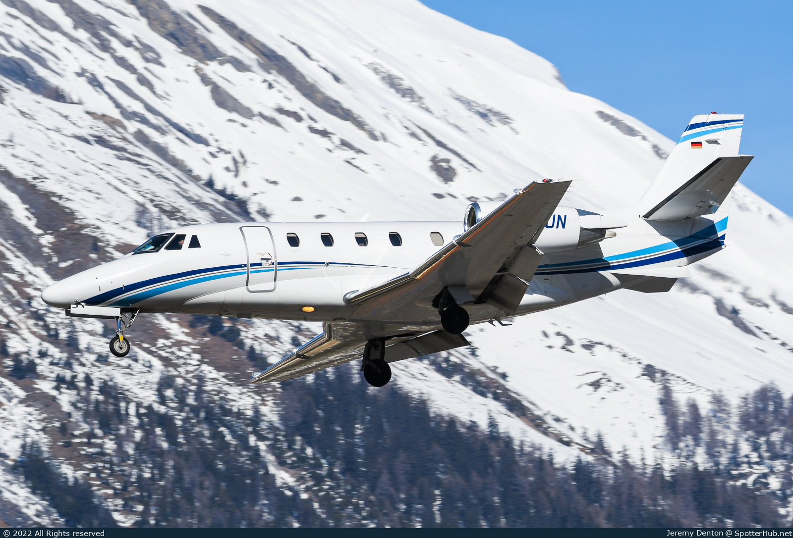 Photo of D-CSUN - Cessna 560XL Citation XLS+ operated by Air Hamburg