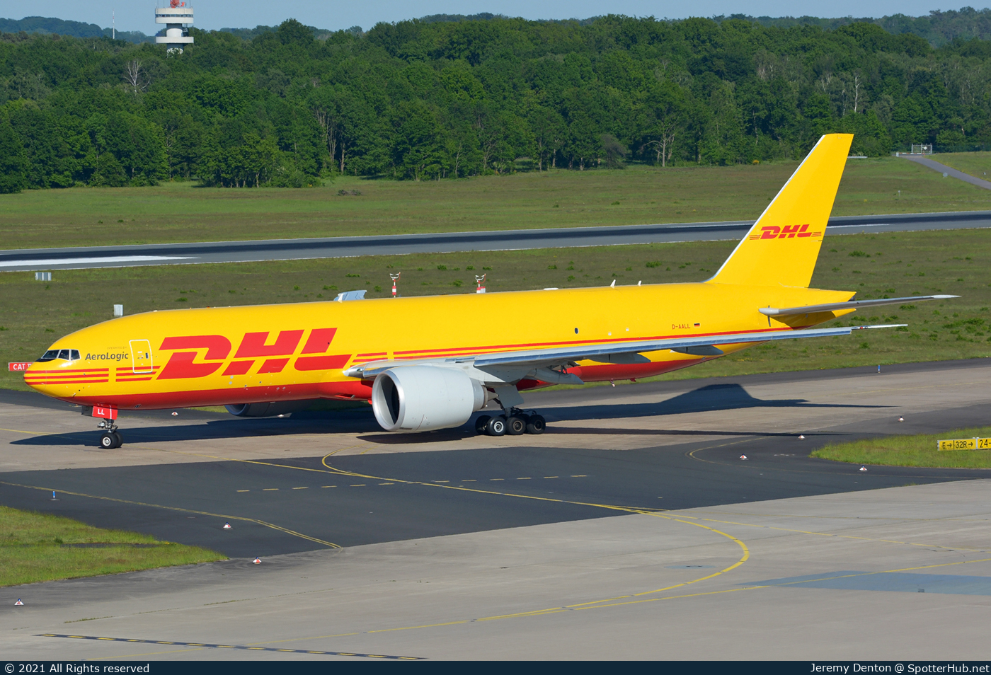 Photo of D-AALL - Boeing 777-F operated by AeroLogic