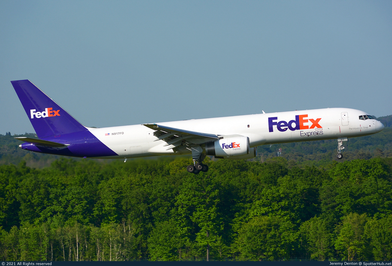 Photo of N917FD - Boeing 757-23A(SF) operated by FedEx