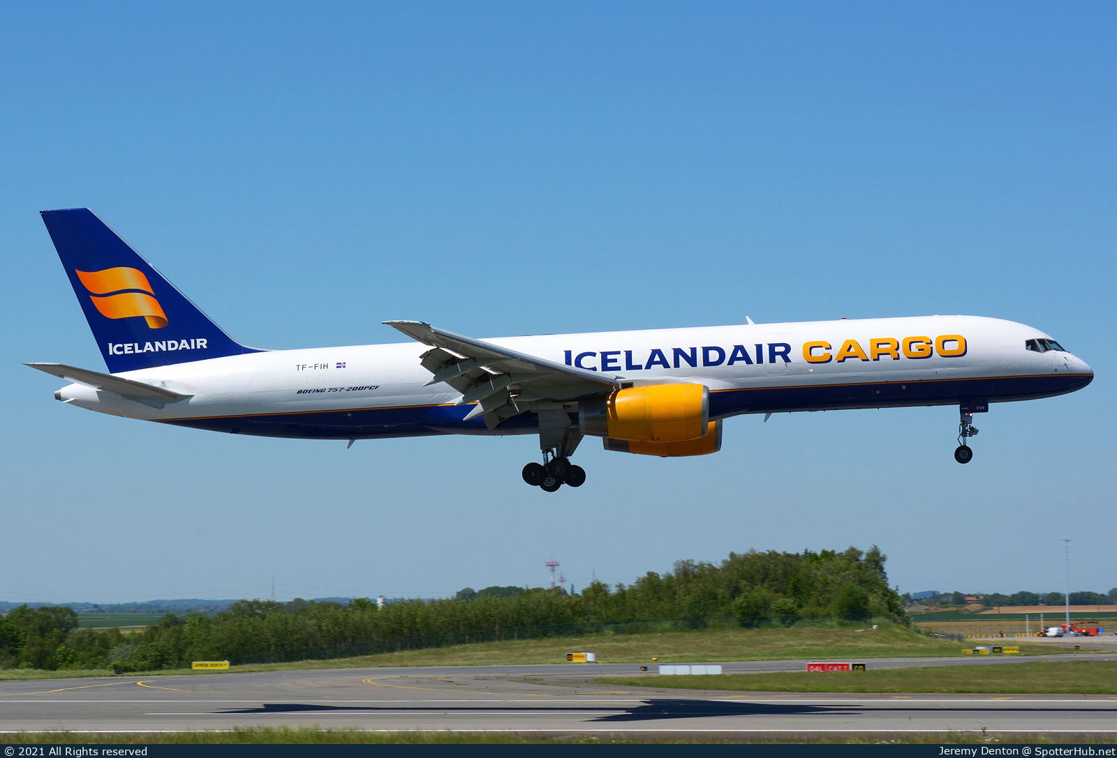 Photo of TF-FIH - Boeing 757-208(PCF) operated by Icelandair Cargo