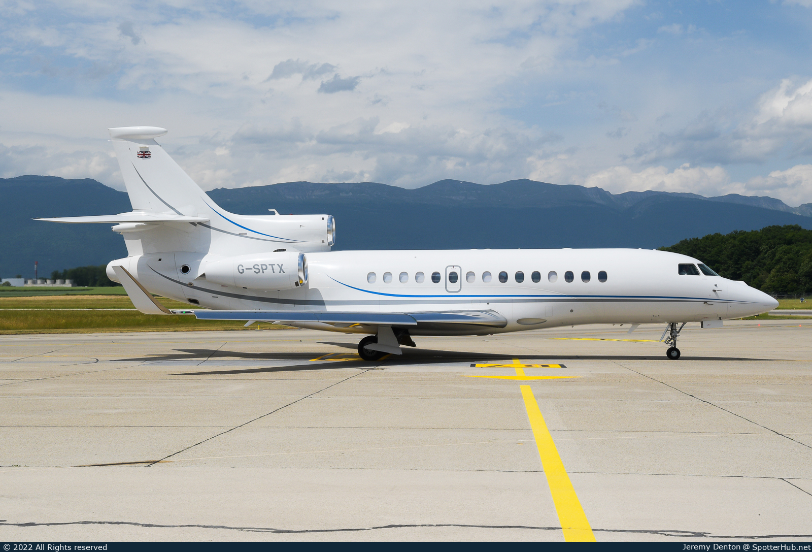 Photo of G-SPTX - Dassault Falcon 7X operated by Jet Concierge Club