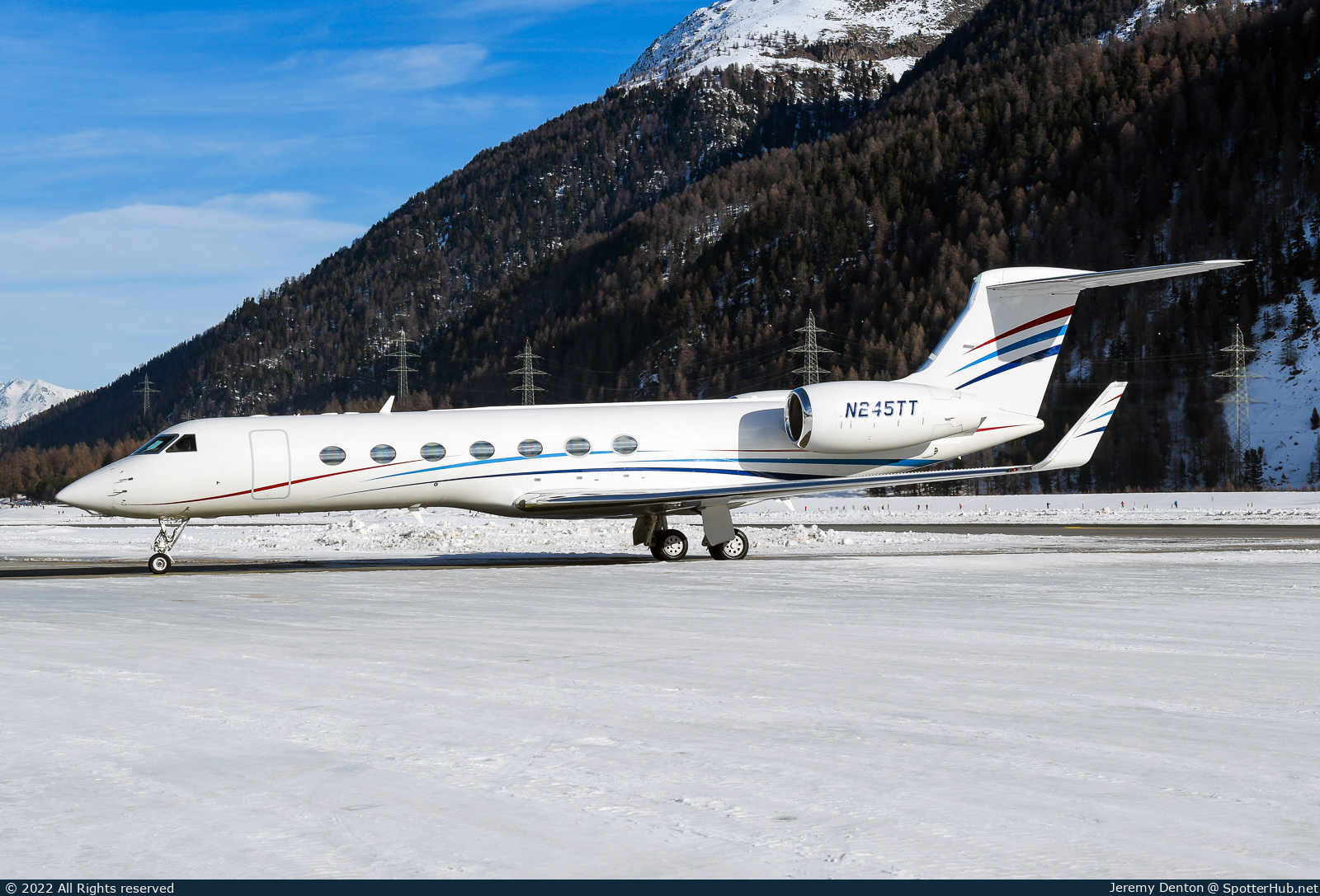 Photo of N245TT - Gulfstream GV-SP (G550) operated by Private