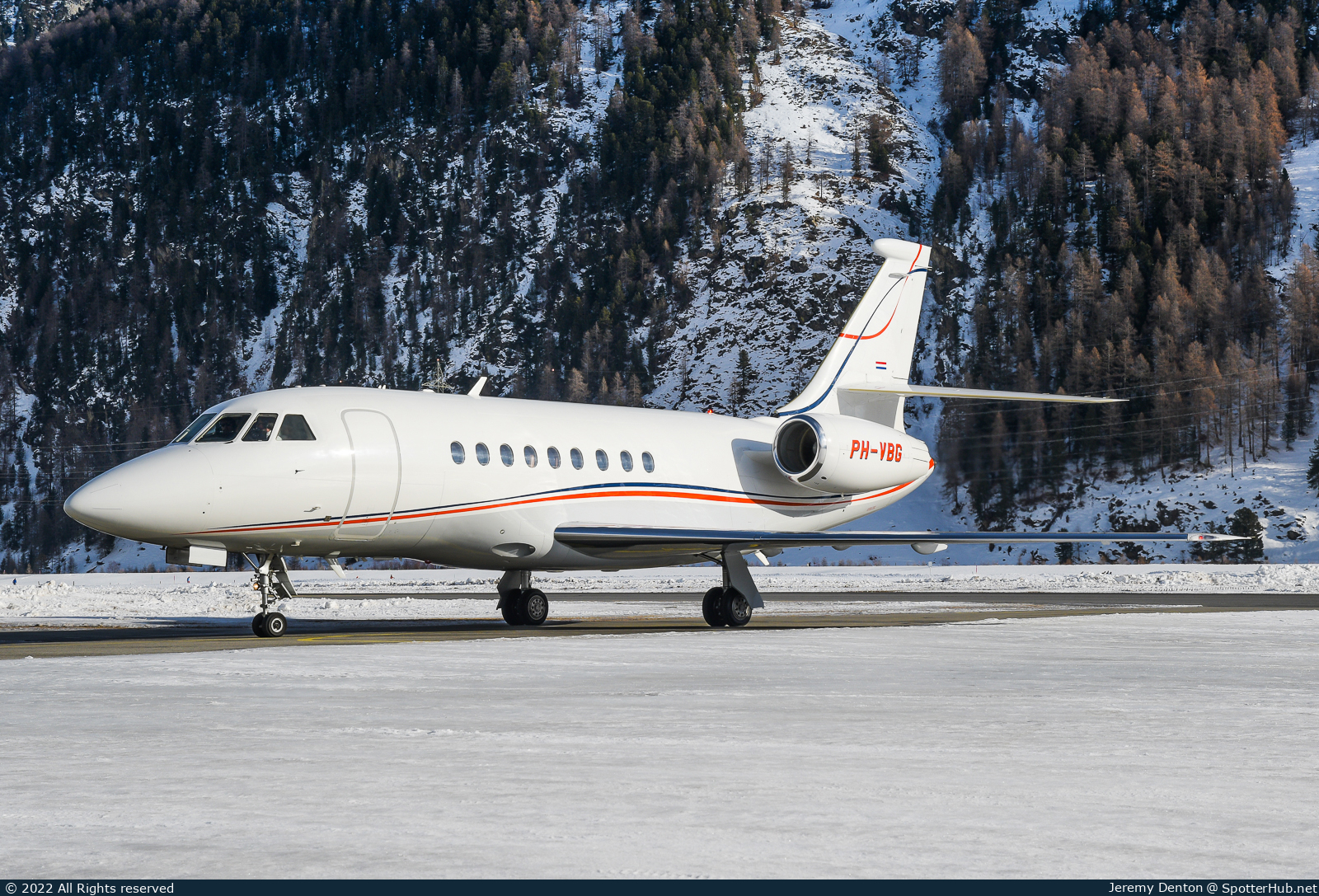 Photo of PH-VBG - Dassault Falcon 2000EX operated by JetNetherlands