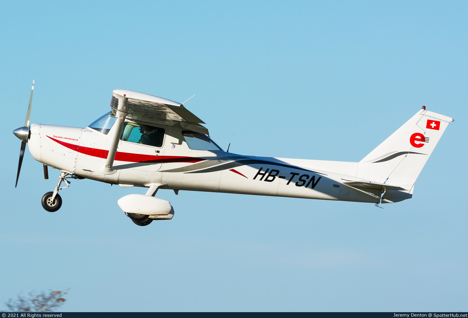 Photo of HB-TSN - Cessna 152 operated by Flugschule Eichenberger