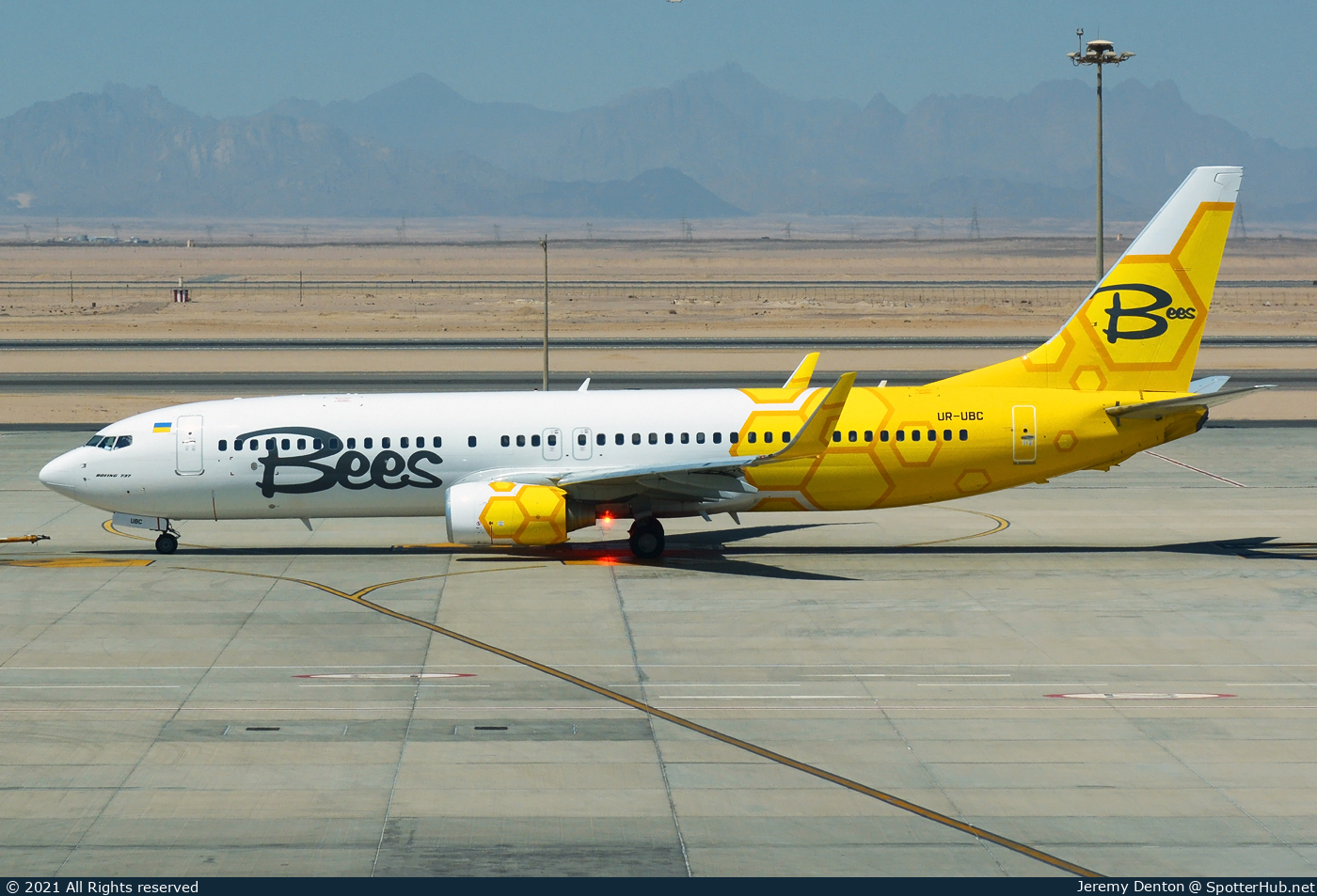 Photo of UR-UBC - Boeing 737-8HX operated by Bees Airline