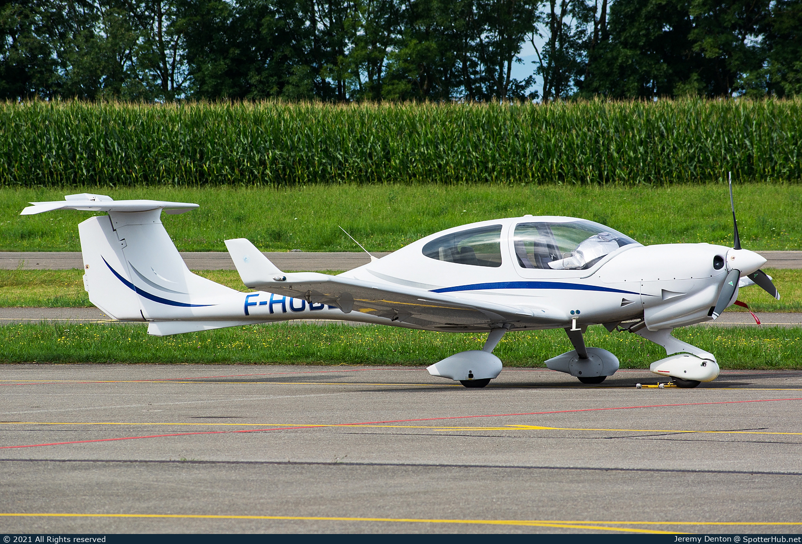 Photo of F-HOBB - Diamond DA40 Diamond Star TDI operated by Aéroclub de l'Hérault