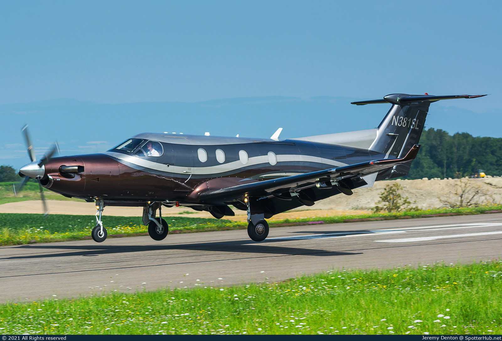 Photo of N381SL - Pilatus PC-12/45 operated by Private
